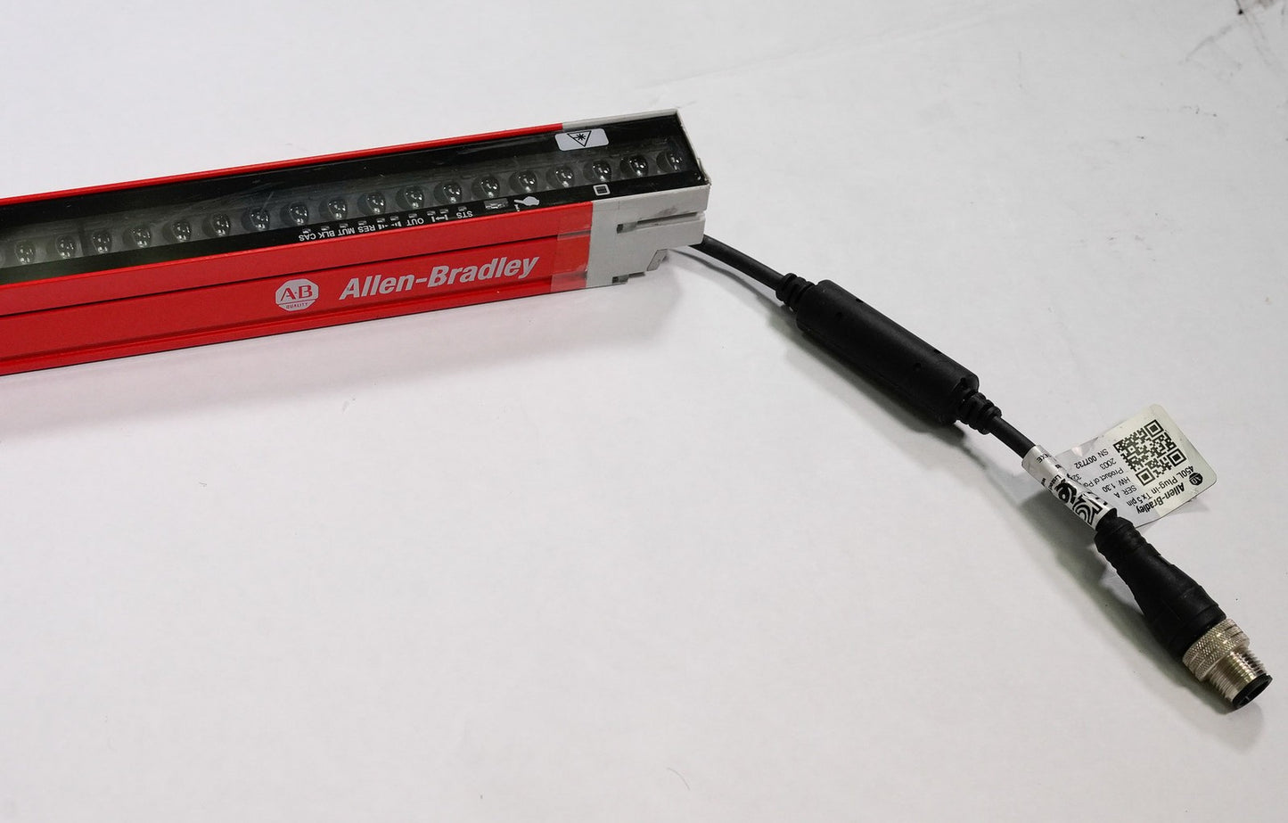 Allen Bradley 450L-E4FL1950YD GuardShield Safety Light Curtain 450LE4FL1950YD