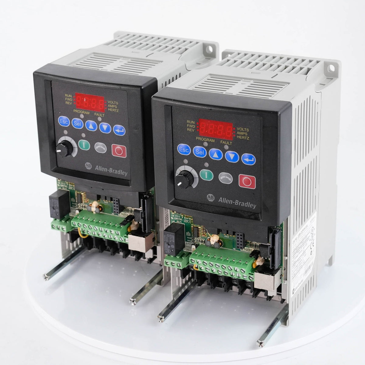Allen Bradley 22B-D2P3N104 ser A PowerFlex 40 AC Drive 480V 3PH 0.75kW 1HP 2.3A