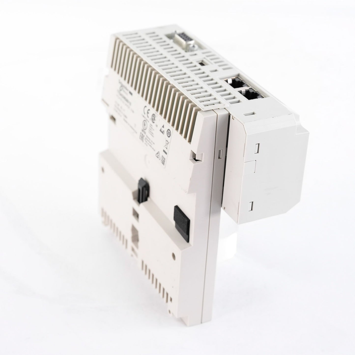 Schneider Electric 170ADM35010 Modicon Momentum I/O Base 16 In 16 Out 24VDC