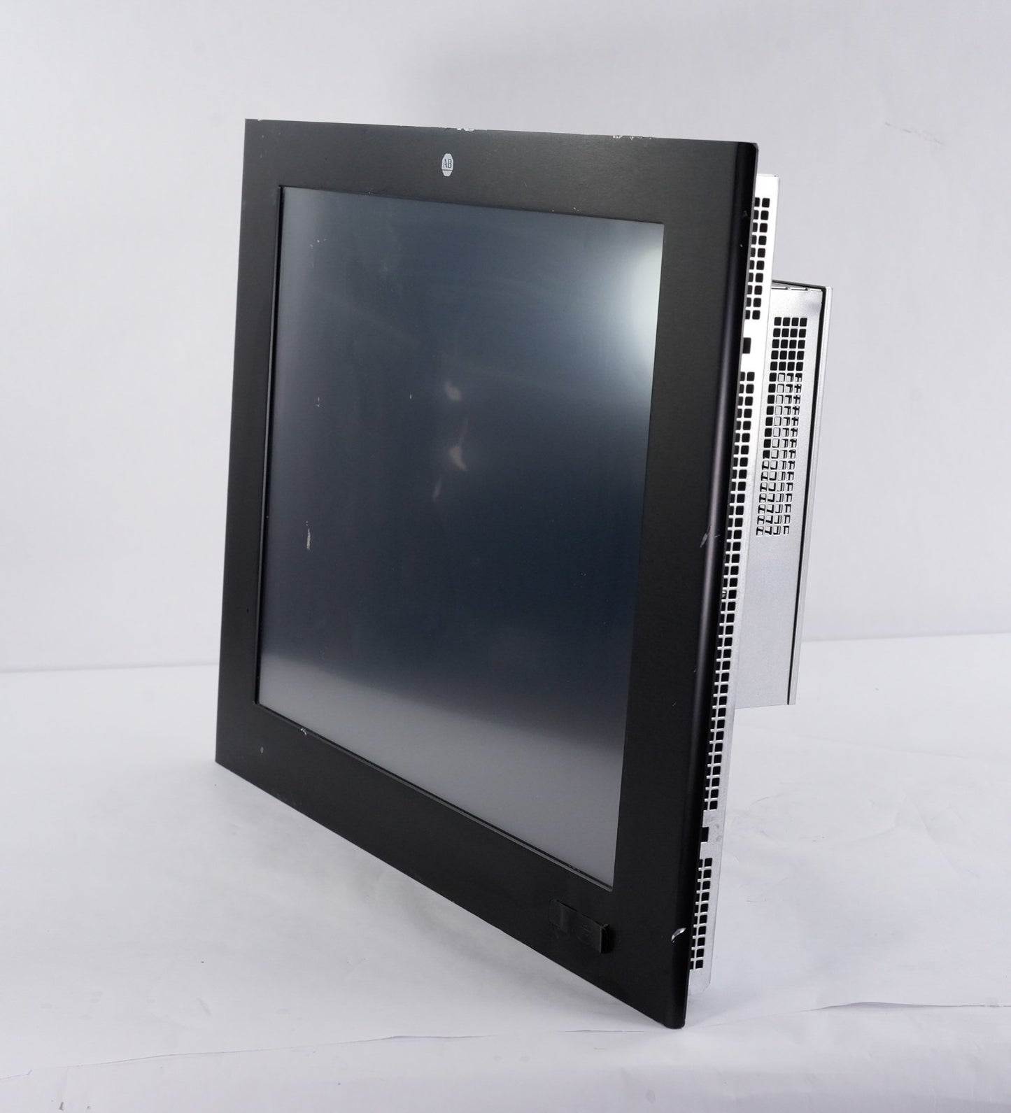 Allen Bradley 6300P-190BAPSTDNB-3CBBW19NNNBNN-NN1S Panel PC Failed OS For Parts