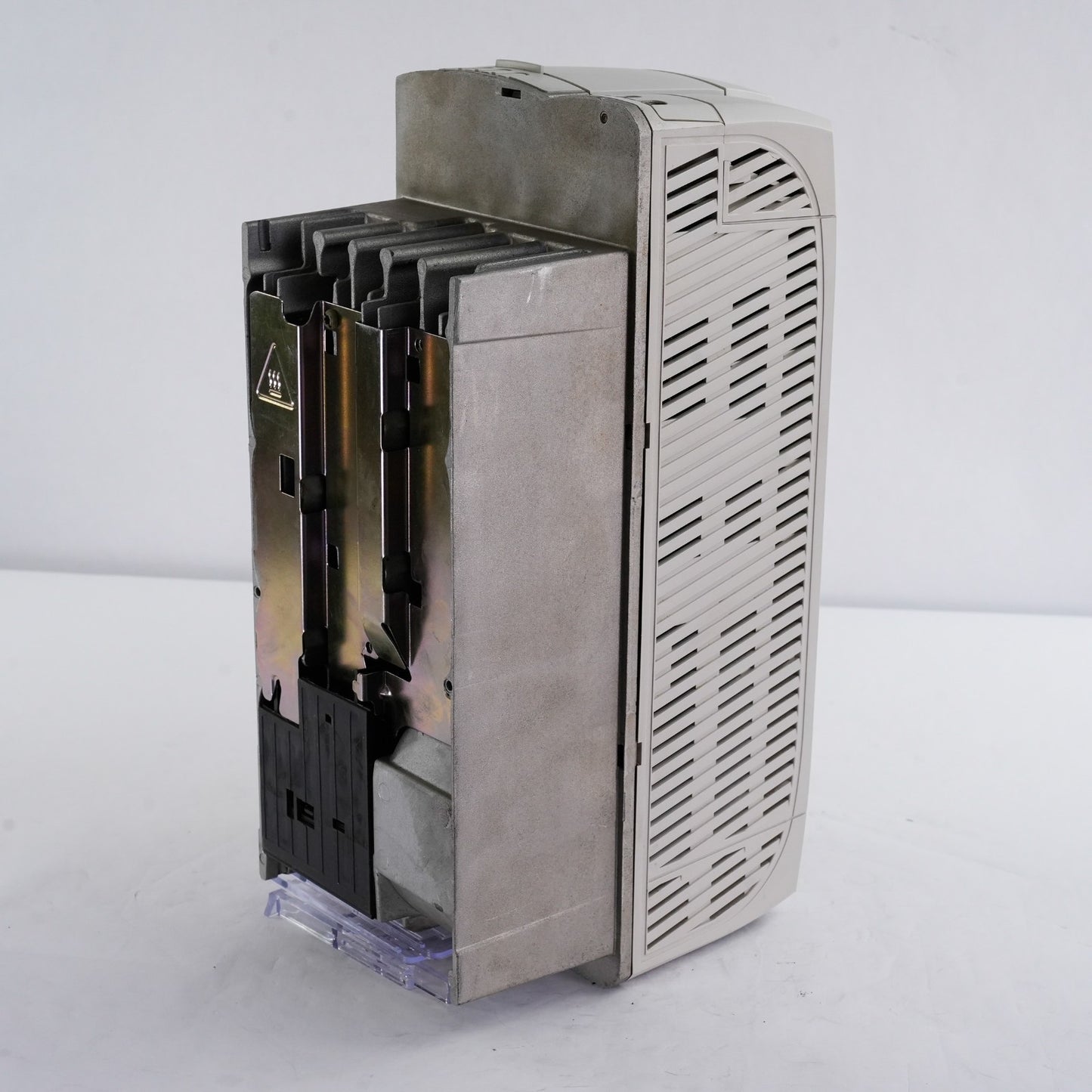 Emerson SP2202 O/P 0-240V Unidrive SP 50-60Hz 3-Ph 17/22A Ac Drive + Warranty