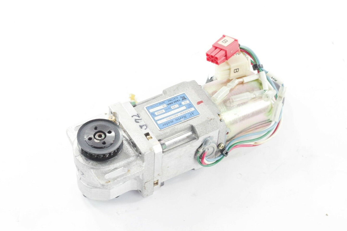 Yaskawa USAREM-A6CYR11 AC Servo Motor, 58W, 3000 R/M With Gear Head