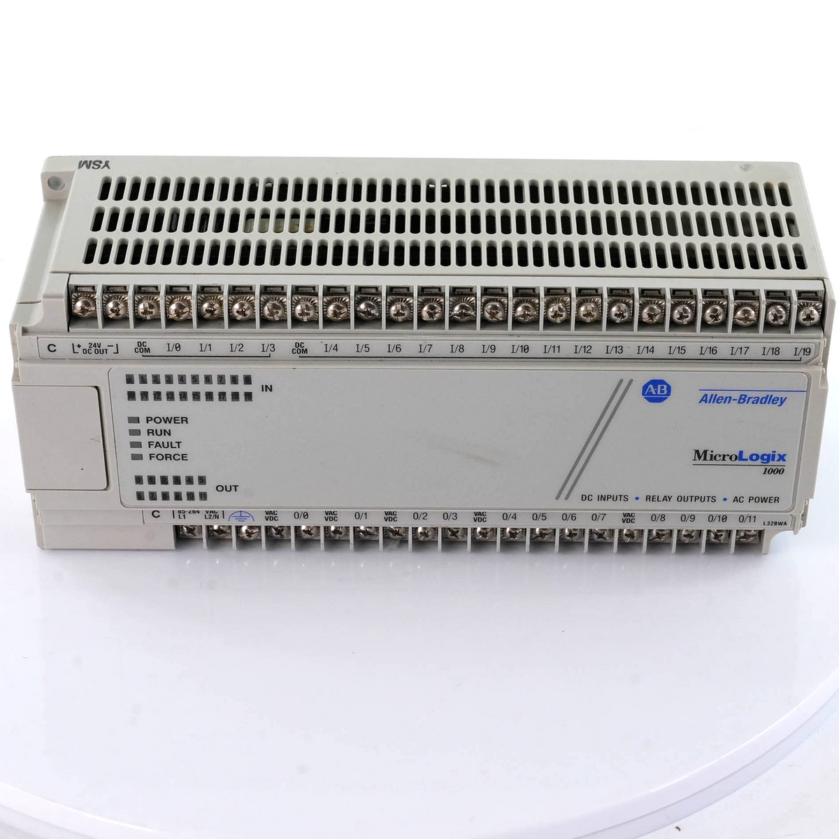 Allen Bradley 1761-L32BWA MicroLogix 1000 PLC 120/240VAC 20 In 12 Out 1761L32BWA