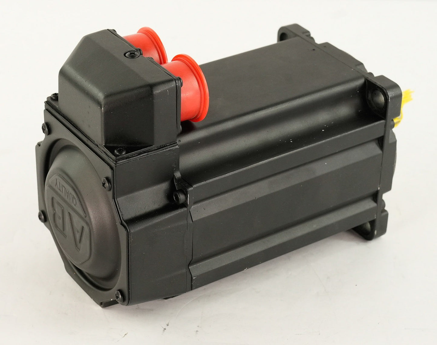 Allen Bradley MPL-B430P-MJ22AA /A Servo Motor 460V 5000RPM 3-Ph MPLB430PMJ22AA