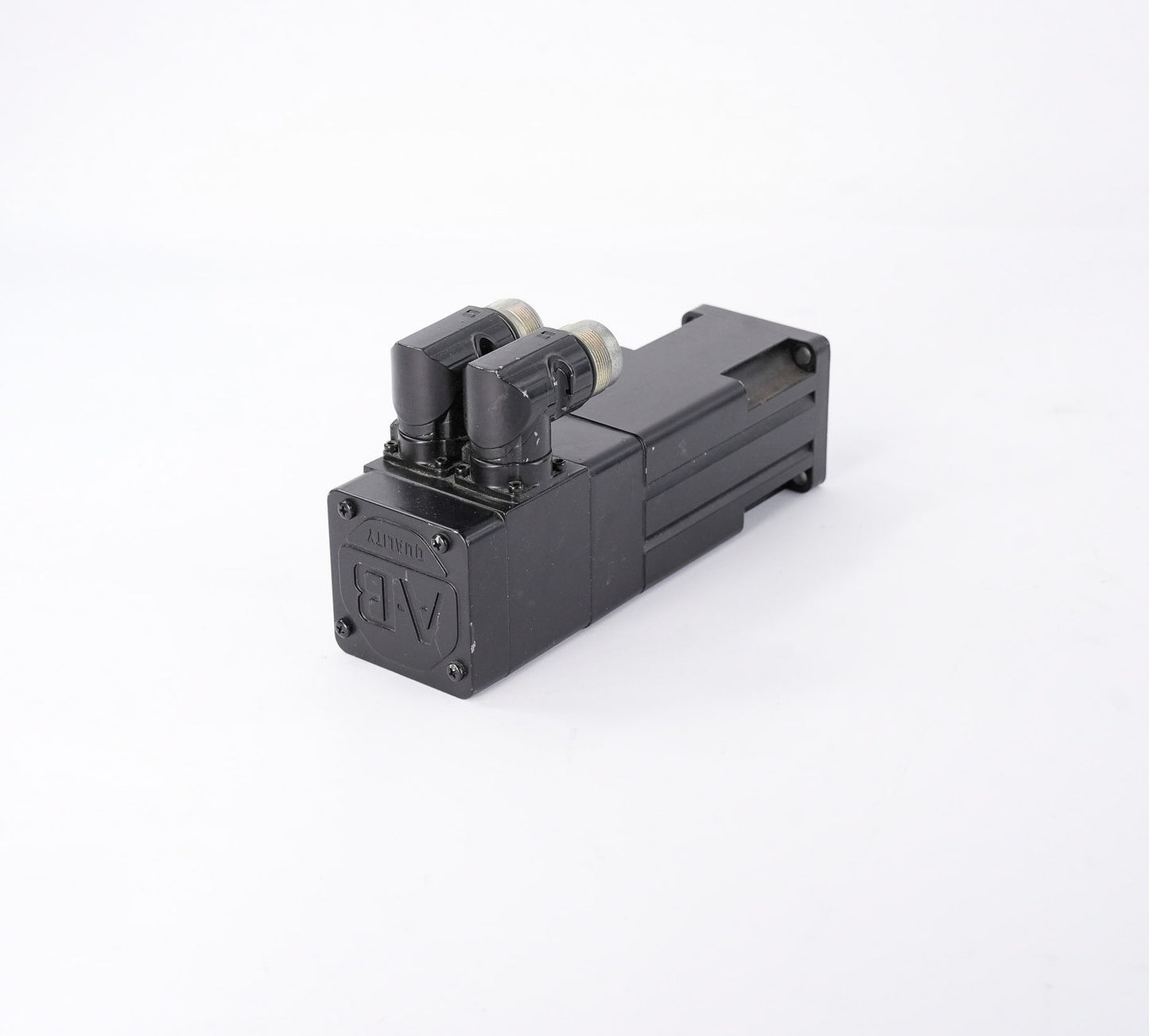 Allen Bradley MPL-B1530U-VJ44AA /A Servo Motor 460V 7000RPM 0.39kW