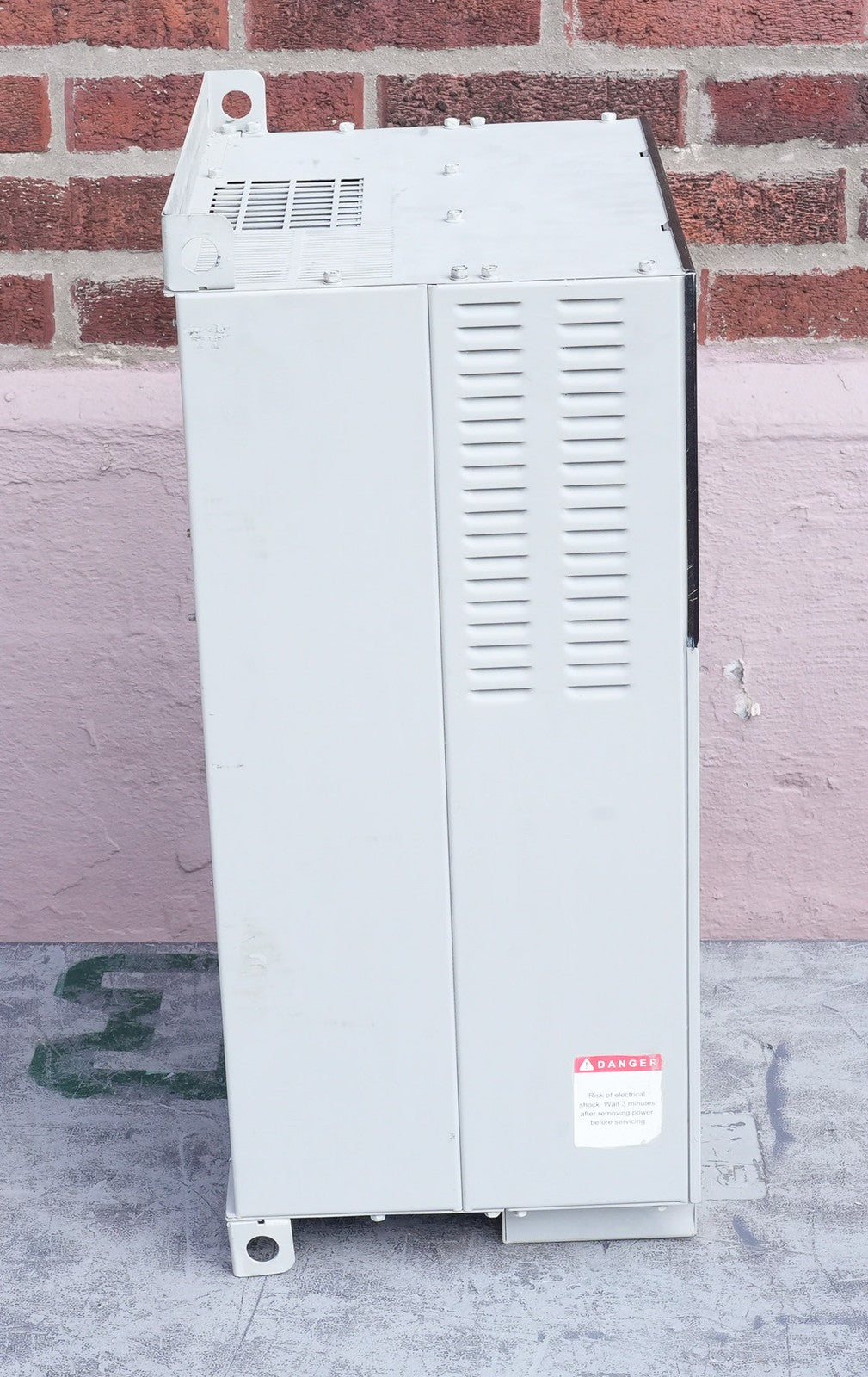 Allen Bradley 22C-D142A103 /A PowerFlex 400 AC Drive 480V 100HP 3-Phase 75kW