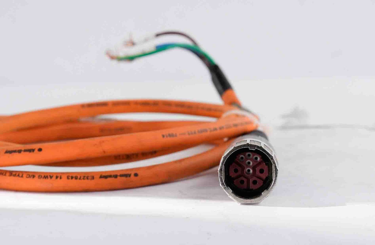 Allen Bradley 2090-CPWM7DF-14AA05 /A Servo Power Cable 60" 2090CPWM7DF14AA05