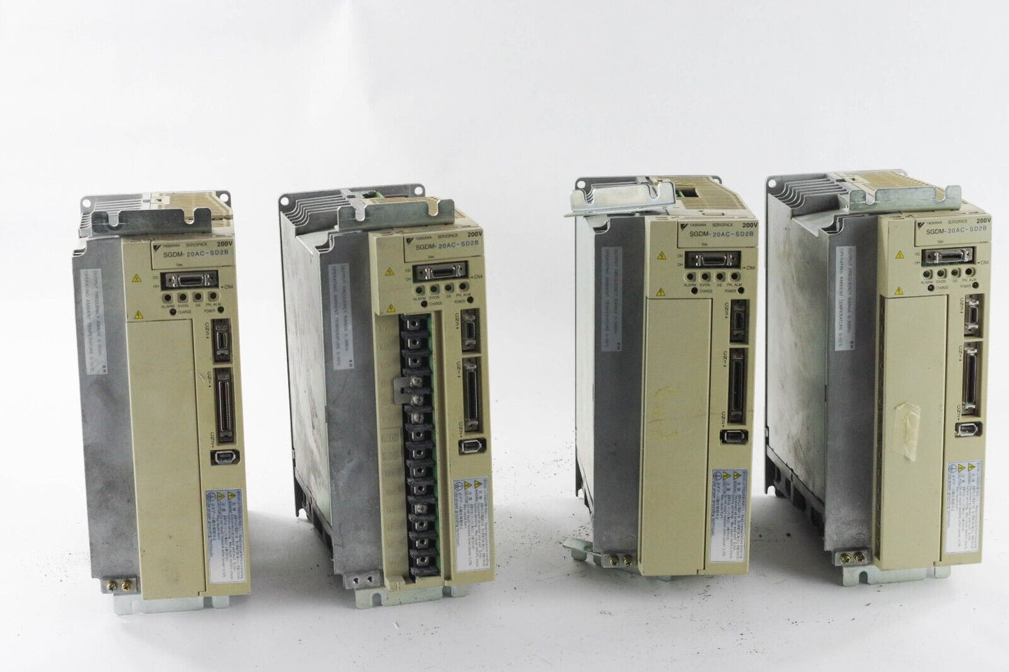 SGDM-20AC-SD2B Yaskawa SERVOPACK 529031-5-2 - For Parts Or Repair