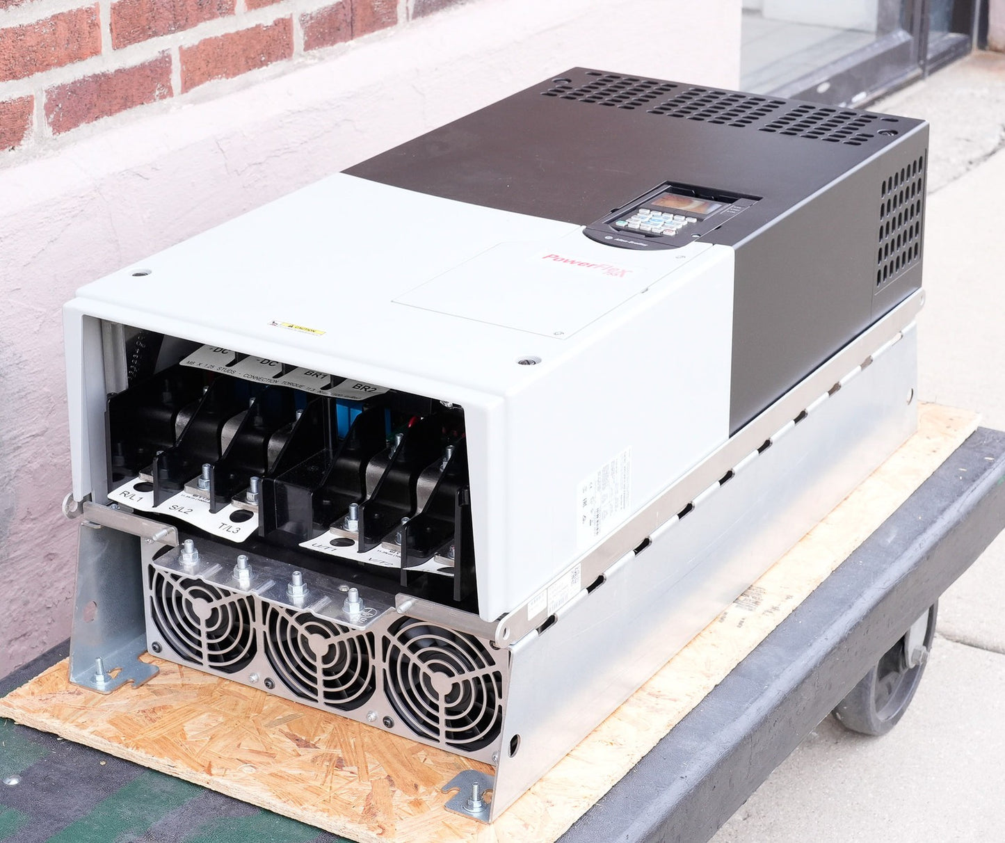 Allen Bradley 20G1AND302AA0NNNNN PowerFlex 755 AC Drive 480V 250HP