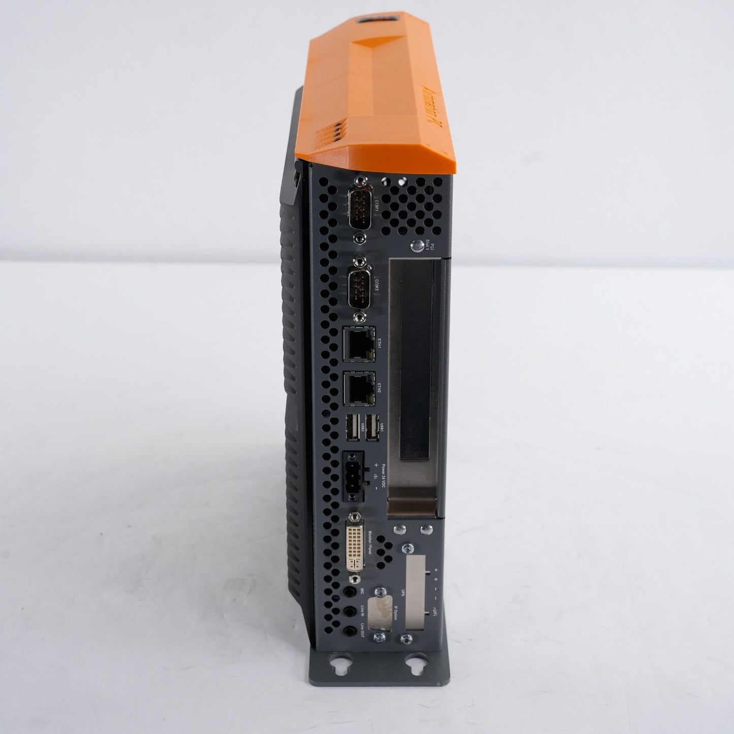 B&R 5PC600.SX01-00 / 5P62:447050.011-01 Industrial Automation PC 24VDC