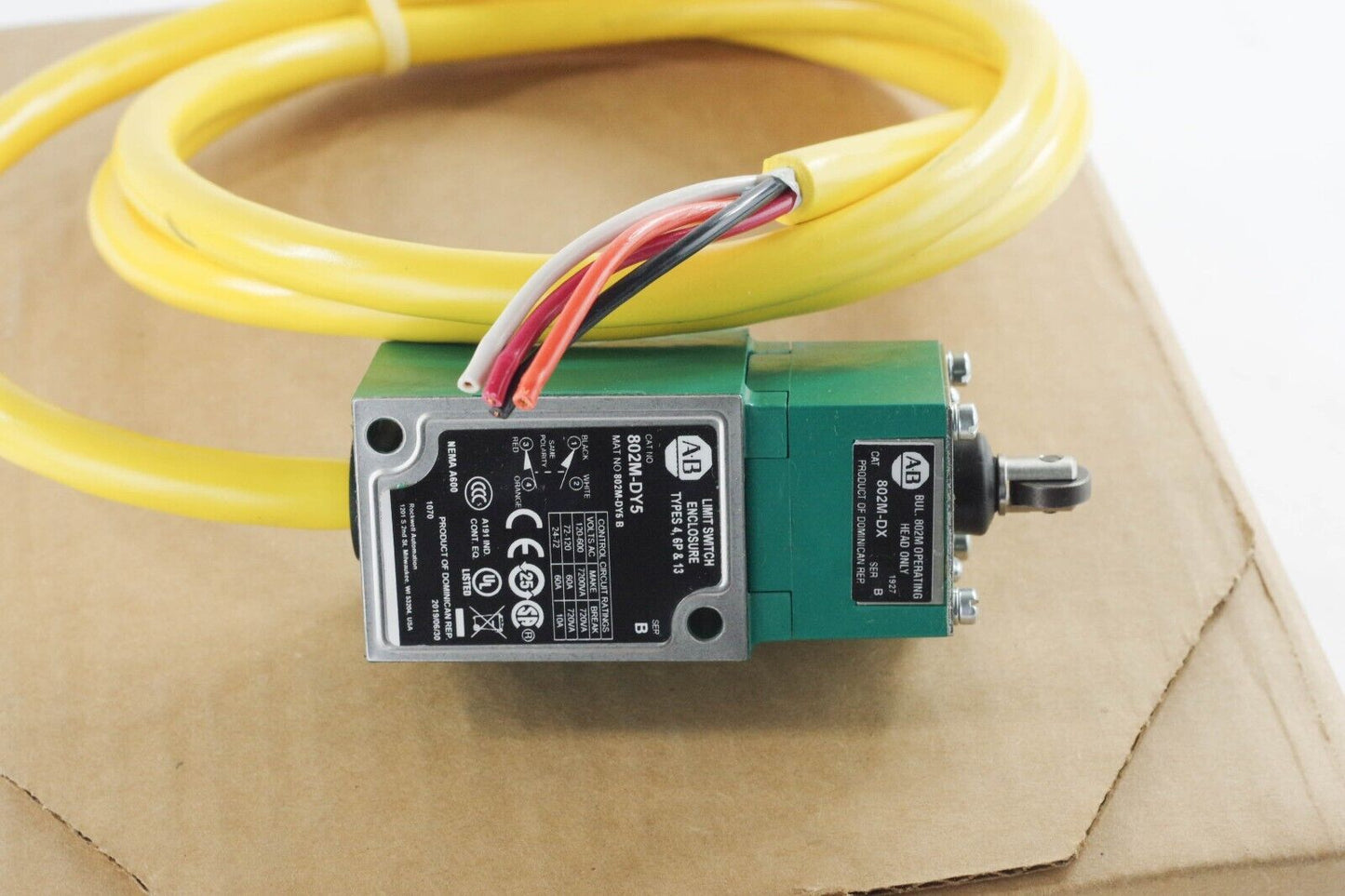 Allen Bradley 802M-DY5 Limit Switch Ser B - Open Box