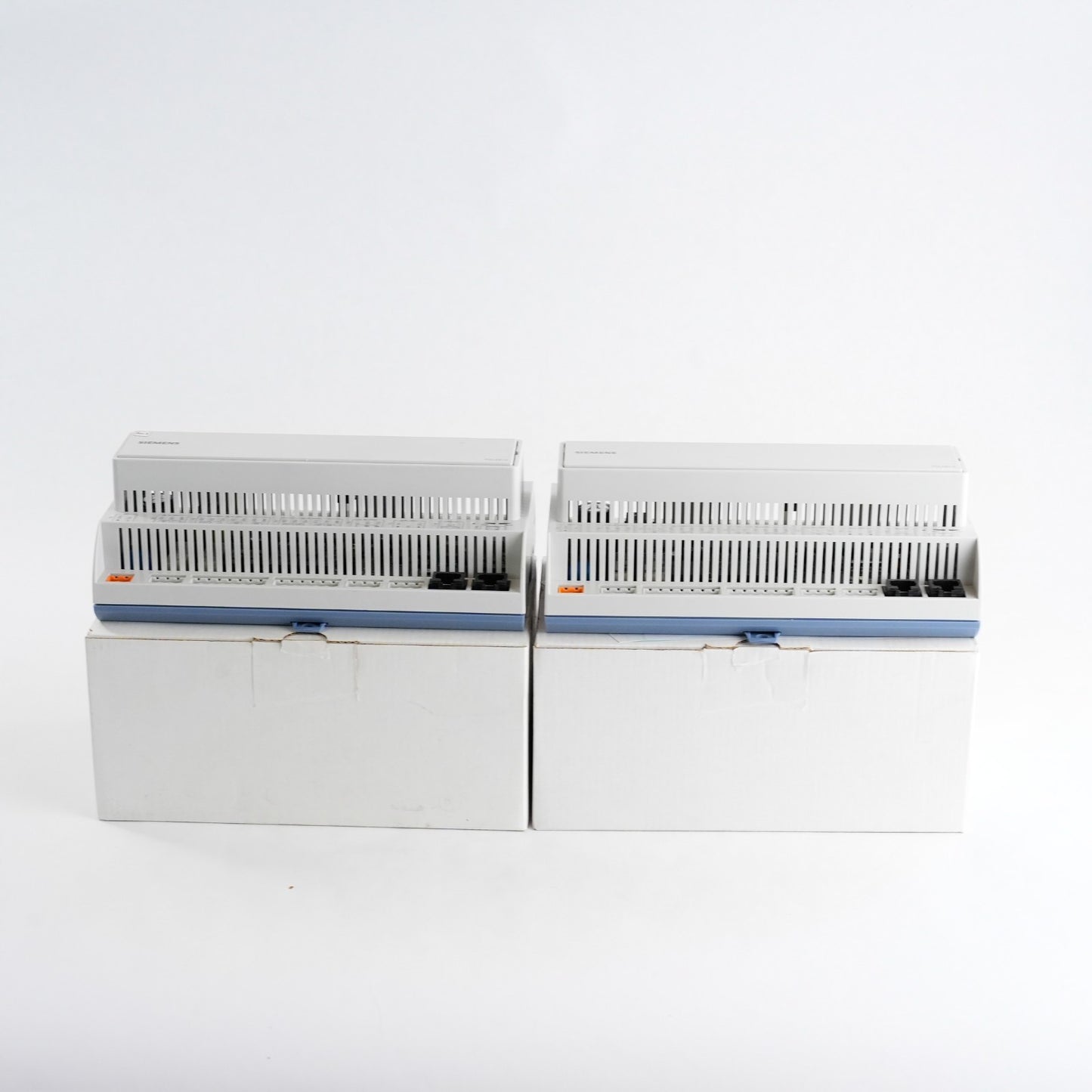Siemens Climatix PLC POL687.00/STD S55396-C870-A100 POL 687.00/STD No Terminals