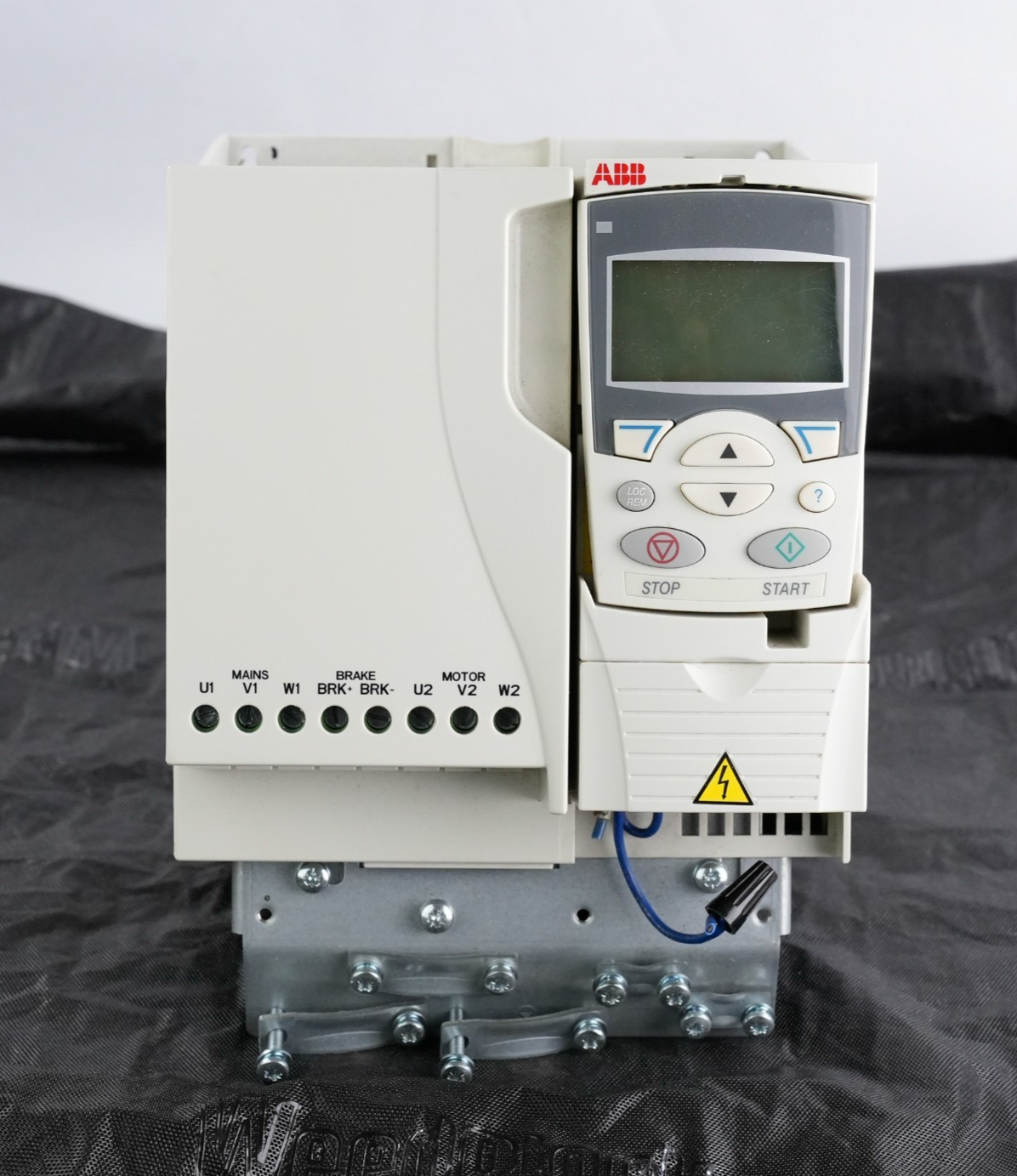 ABB ACS355-03U-15A6-4 10 HP 480V 7.5 kW VFD Variable Frequency Drive