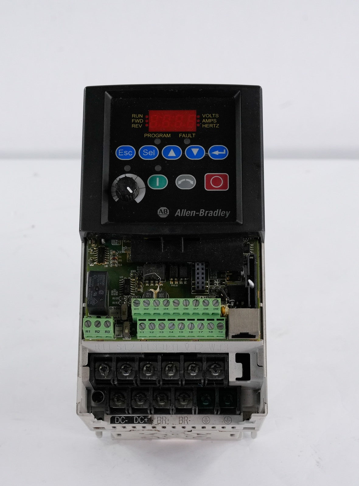 Allen Bradley 22B-D2P3N104 /A PowerFlex 40 1HP AC Drive 22BD2P3N104