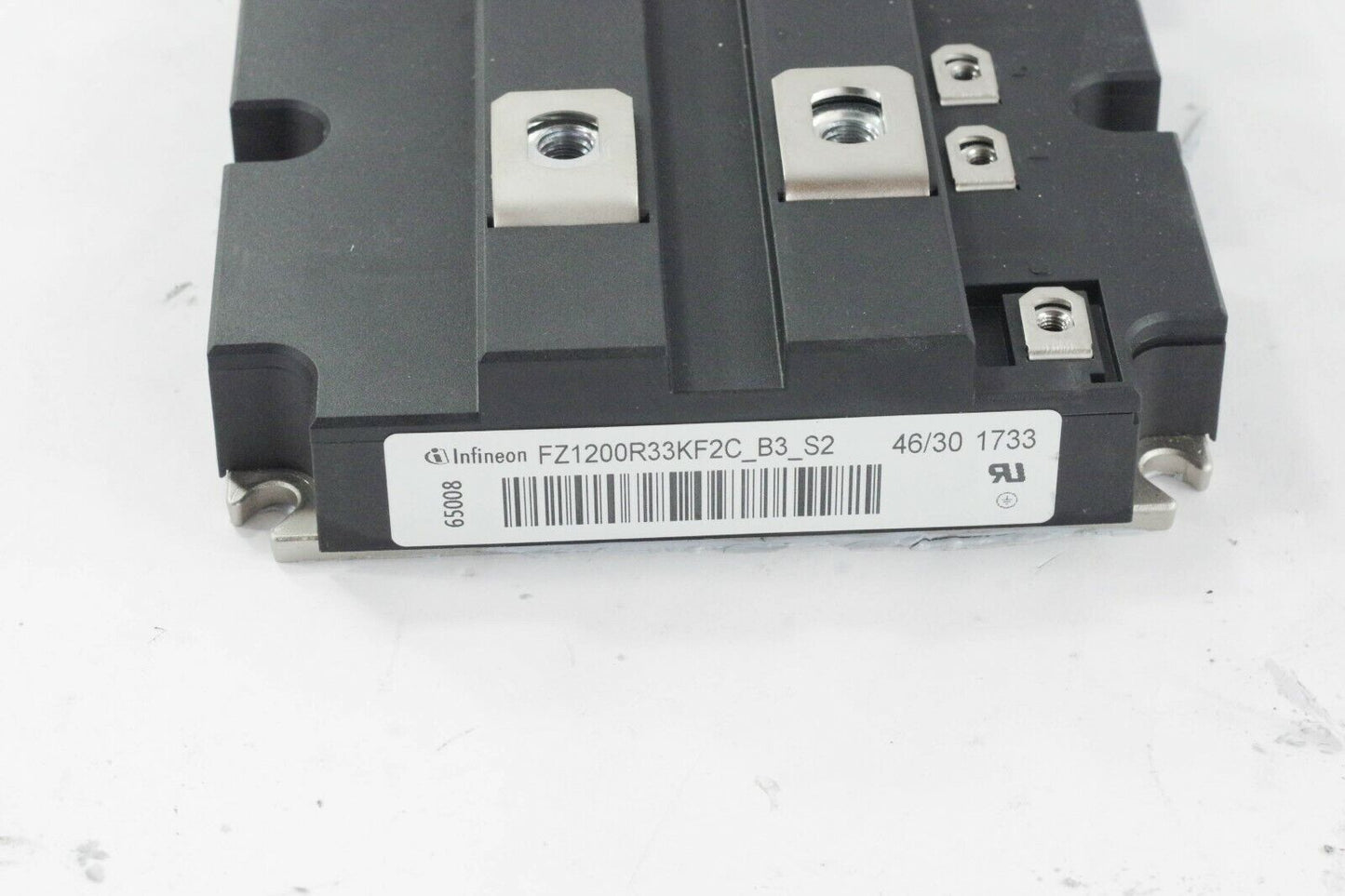 Infineon FZ1200R33KF2C_B3_S2 3300 V, 1200 A single switch IGBT module