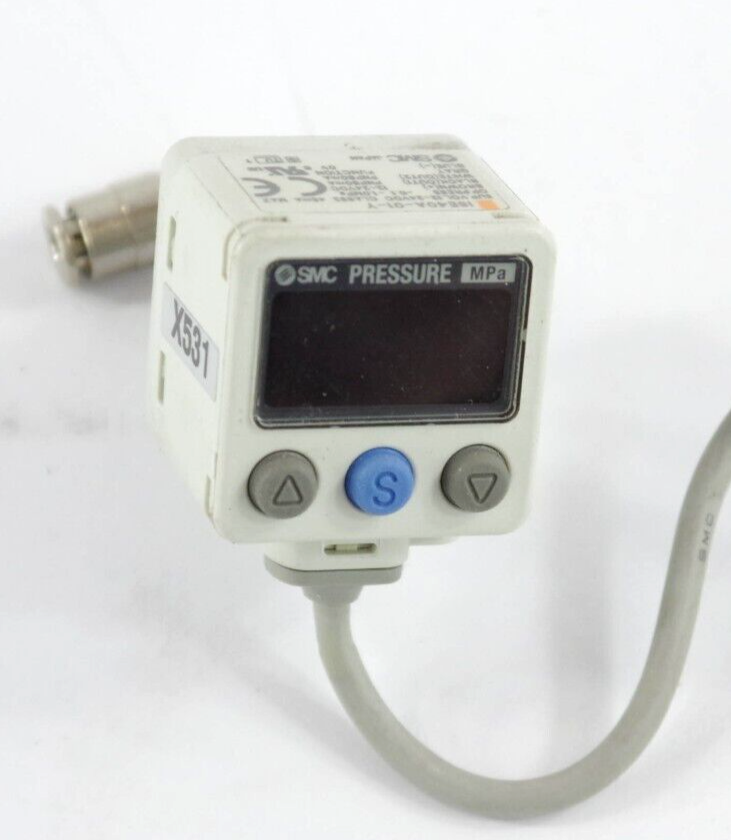 SMC ISE40A-01-Y / ISE40A01Y Pneumatic Digital Pressure Switch Class2 12-24VDC