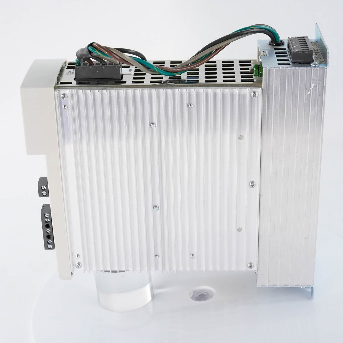 Allen Bradley 2097-V34PR3-LM /A Kinetix 350 Drive 480V 2A 1kW + 2097-F4 Filter
