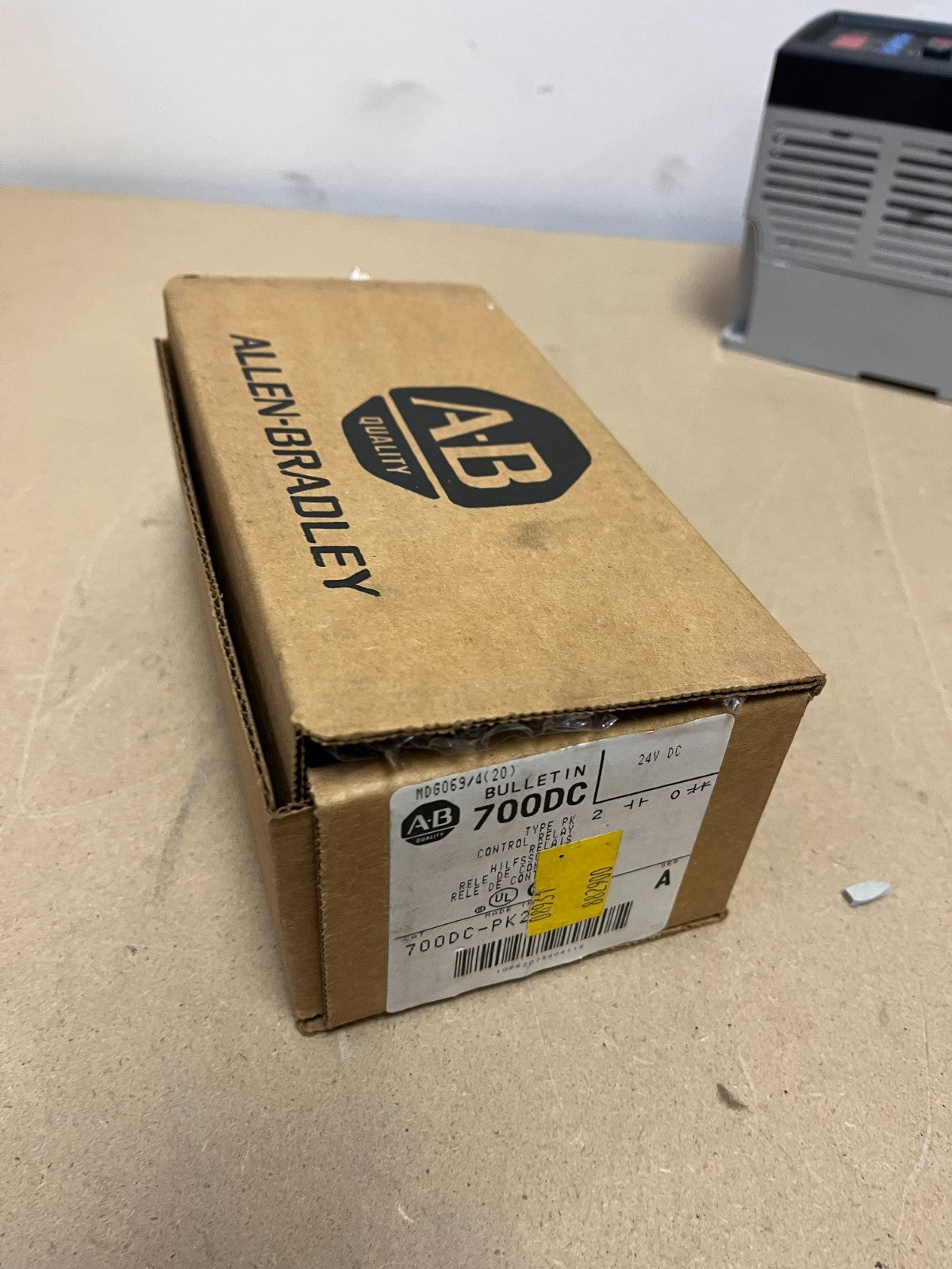 Allen Bradley 700DC-PK200Z24 Control Relay 24VDC 2-Pole 700PK200Z24 Series A 10A