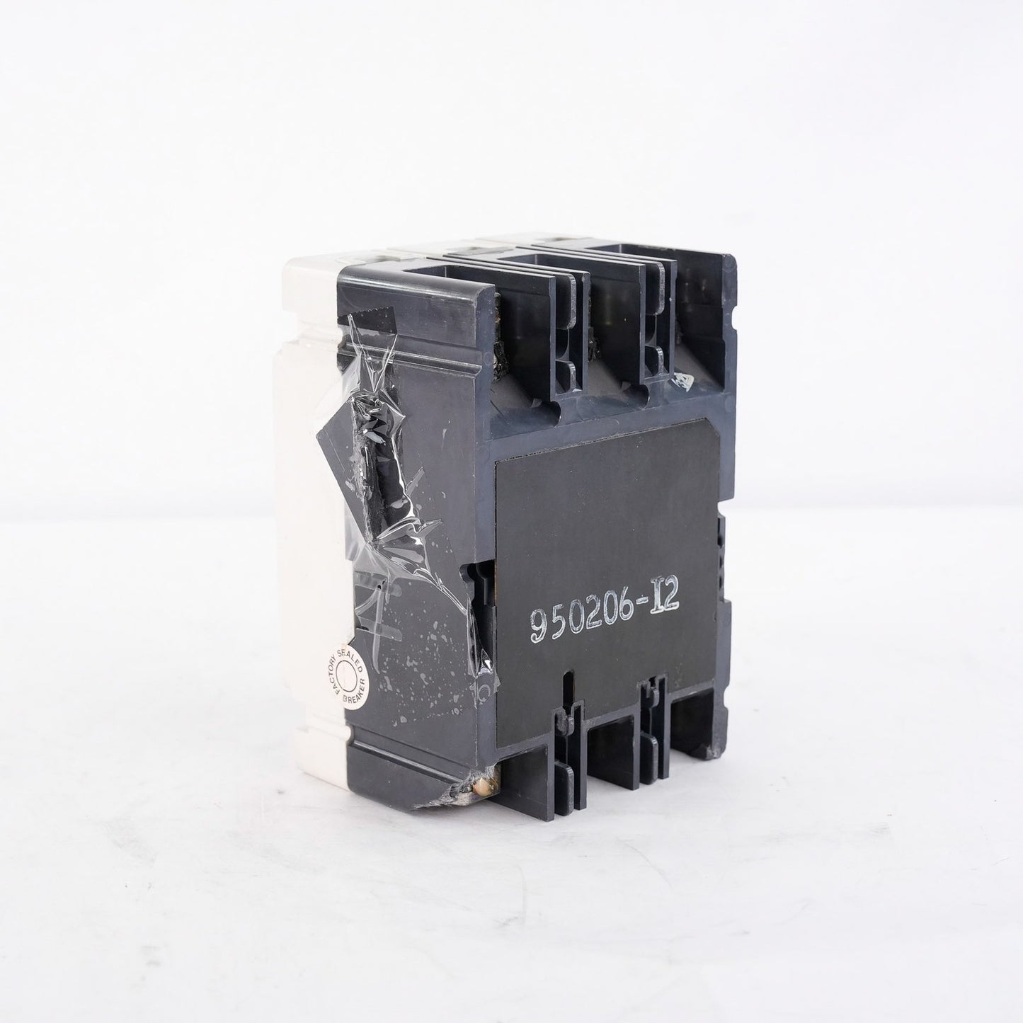 Eaton Cutler-Hammer HMCP015E0C Bolt On Circuit Breaker 15A 600V 3P HMCP