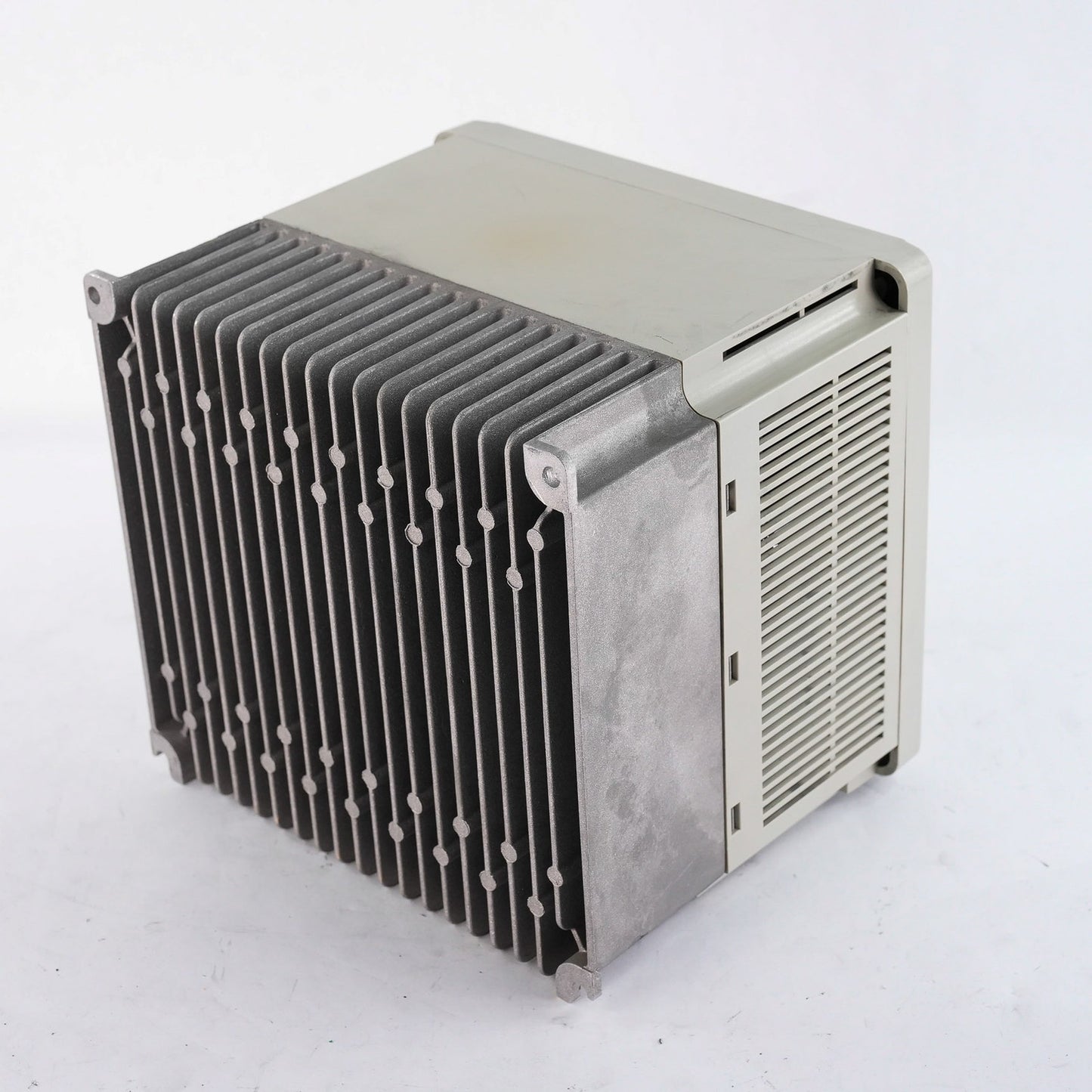 Allen Bradley 1305-BA09A-IT /C Bulletin 1305 AC Drive 460V 9A 1305BA09AIT