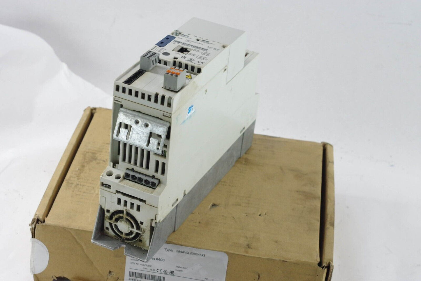 Lenze 8400 Stateline C Lenze 8400 Stateline E84AVSCE2224SX0 - For Parts Repair