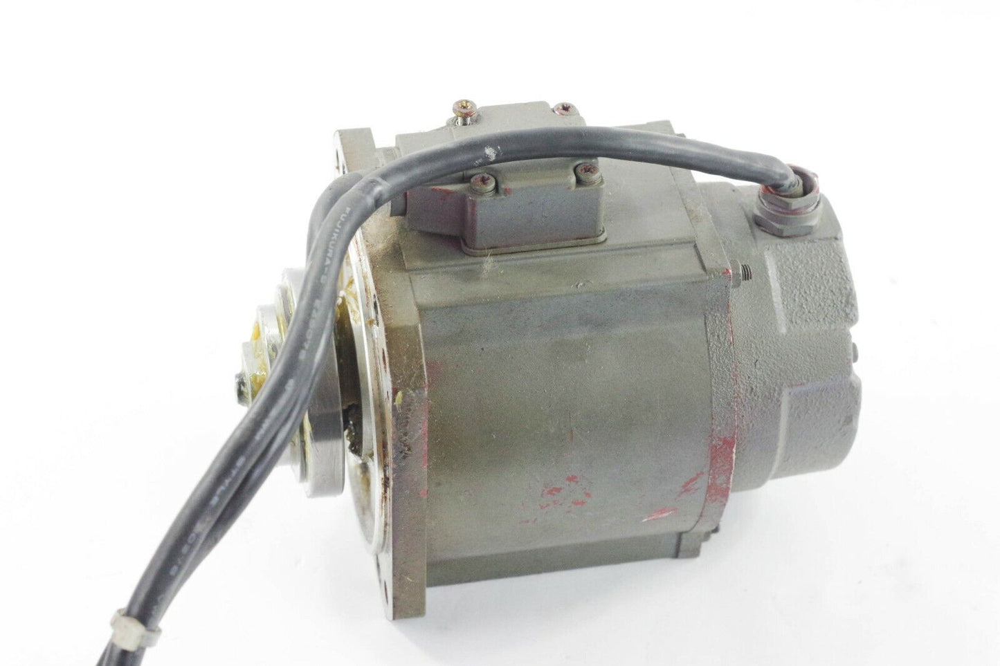 Yaskawa AC Servo Motor USAPEM-03CW2XB 300W 2.7A USAPEM-03CW2XB038 038