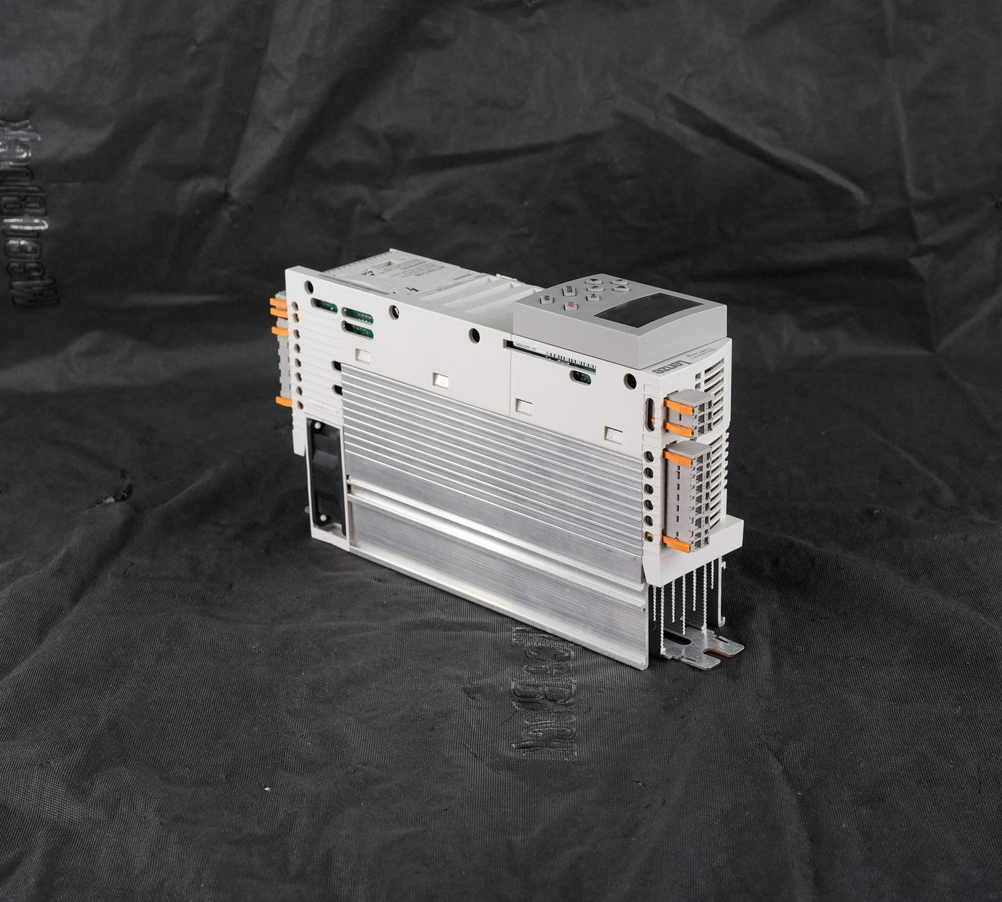 Lenze E82EV222_2B 8200 Vector Frequency Inverter Drive E82EV2222B
