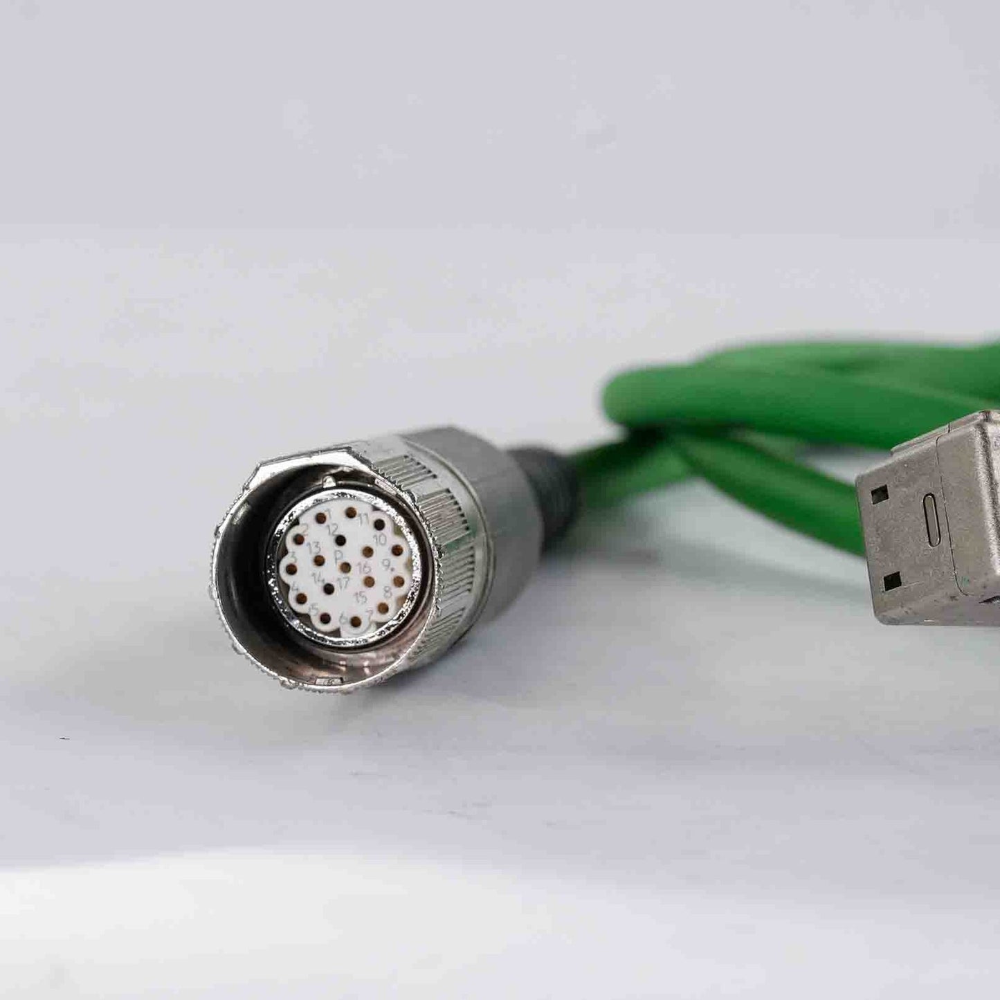 Allen Bradley 2090-CFBM7DF-CEAA05 /A Feedback Cable 67" 2090CFBM7DFCEAA05