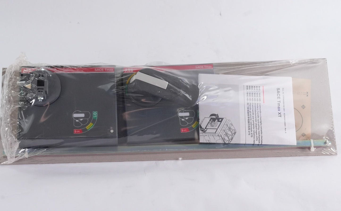 ABB 1SDA104843R1 Rotary Handle Operating Mechanism RHE XT5 F/P Stand - Open Box