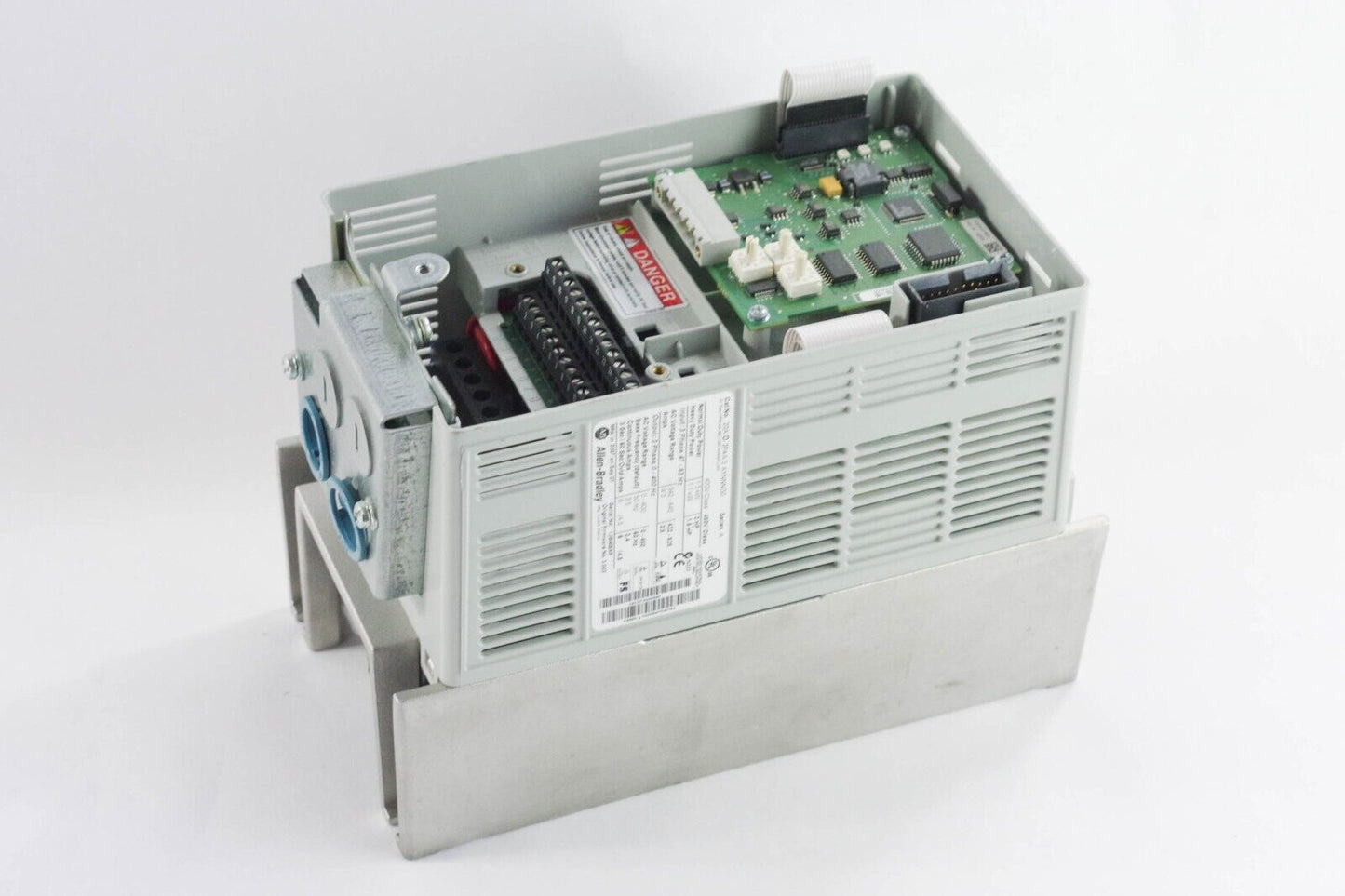 Allen Bradley 20AD3P4A0AYNNNG0 / 20A D 3P4 A0AYNNNG0 Powerflex 70 Ac Drive 2HP