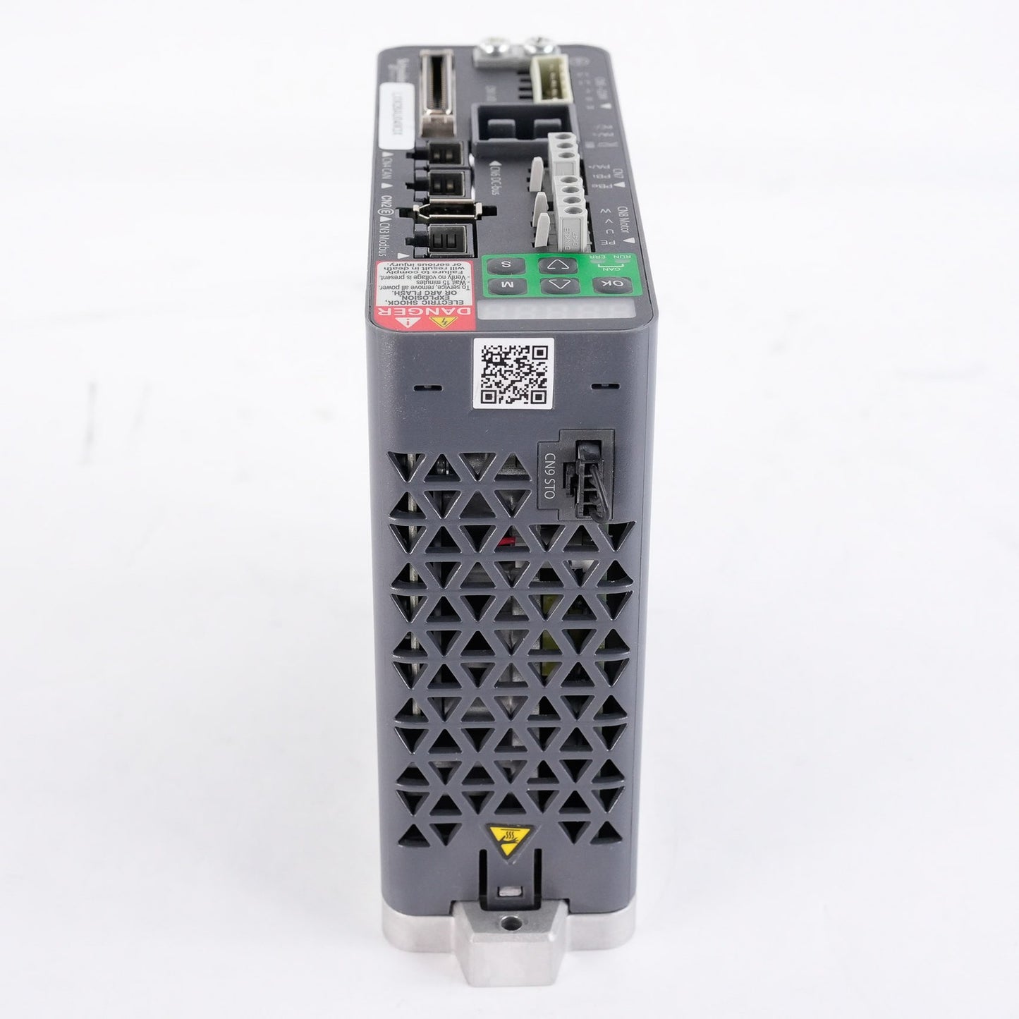 Schneider Electric LXM28AU04M3X Lexium 28 Servo Drive 400W 230V - Open Box