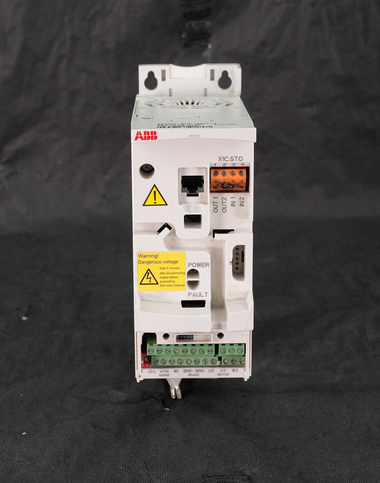 ABB ACS355-01U-04A7-2 AC Drive 200-240V 1HP 4.7A ACS35501U04A72