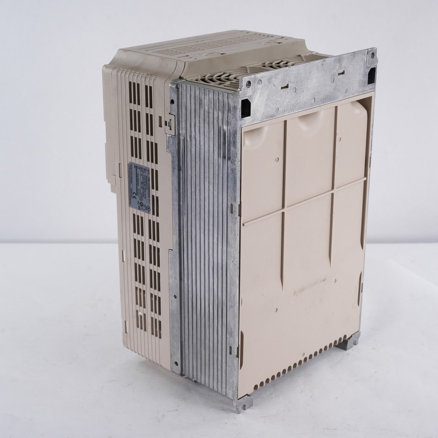 Yaskawa Electric CIMR-AU4A0044AAA Rev E 480V Drive - For Parts