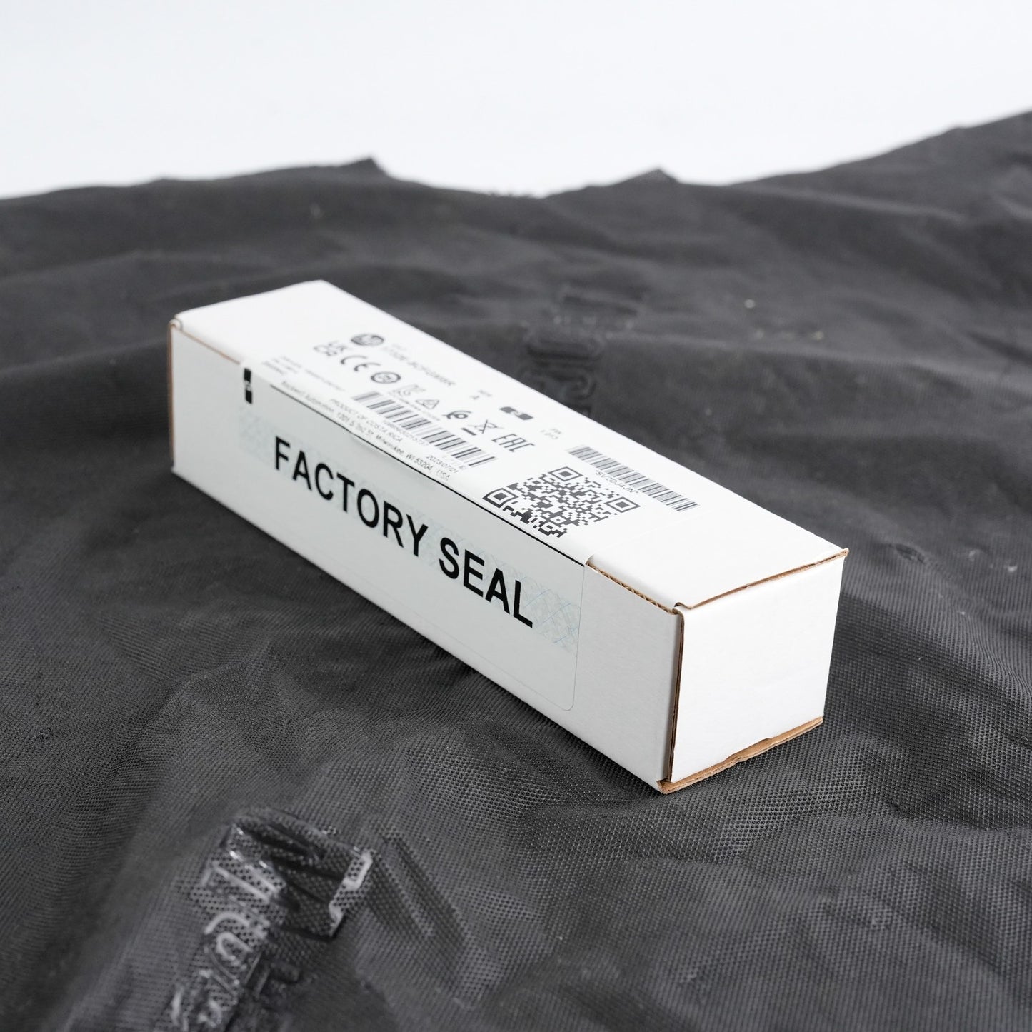 Allen Bradley 1732E-8CFGM8R /A ArmorBlock 16 Point Output Module Sealed Surplus