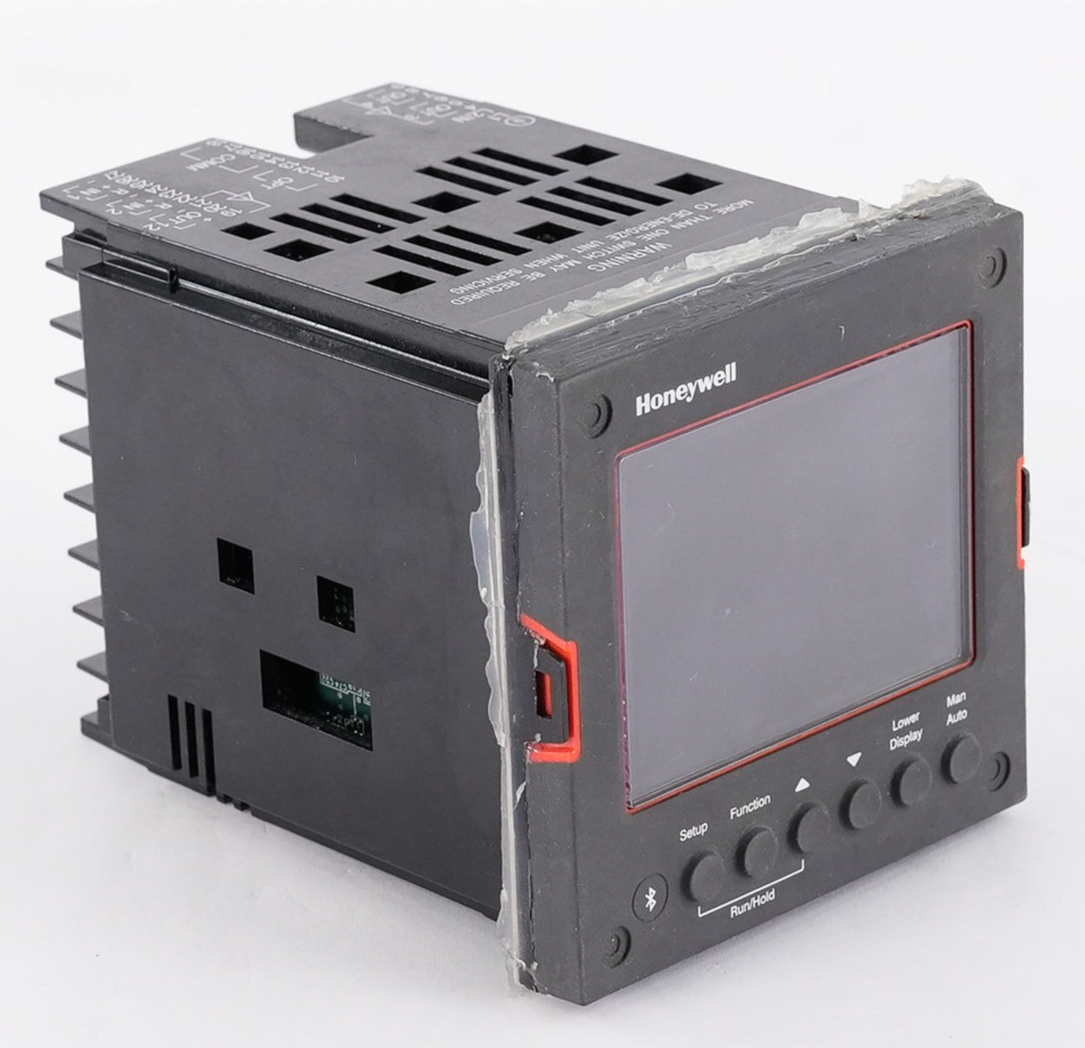 Honeywell DC2800-E0-0L0-200-200-00-0 DC2800 Controller 100-240VAC 16VA 50/60Hz