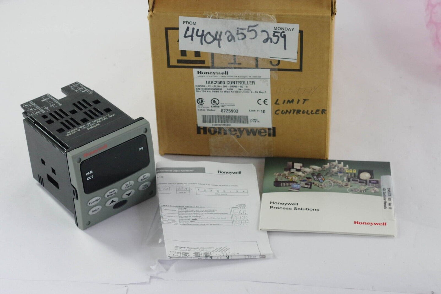 Honeywell DC2500-EE-0L00-200-00000-00-0 UDC2500 Universal Digital Controller