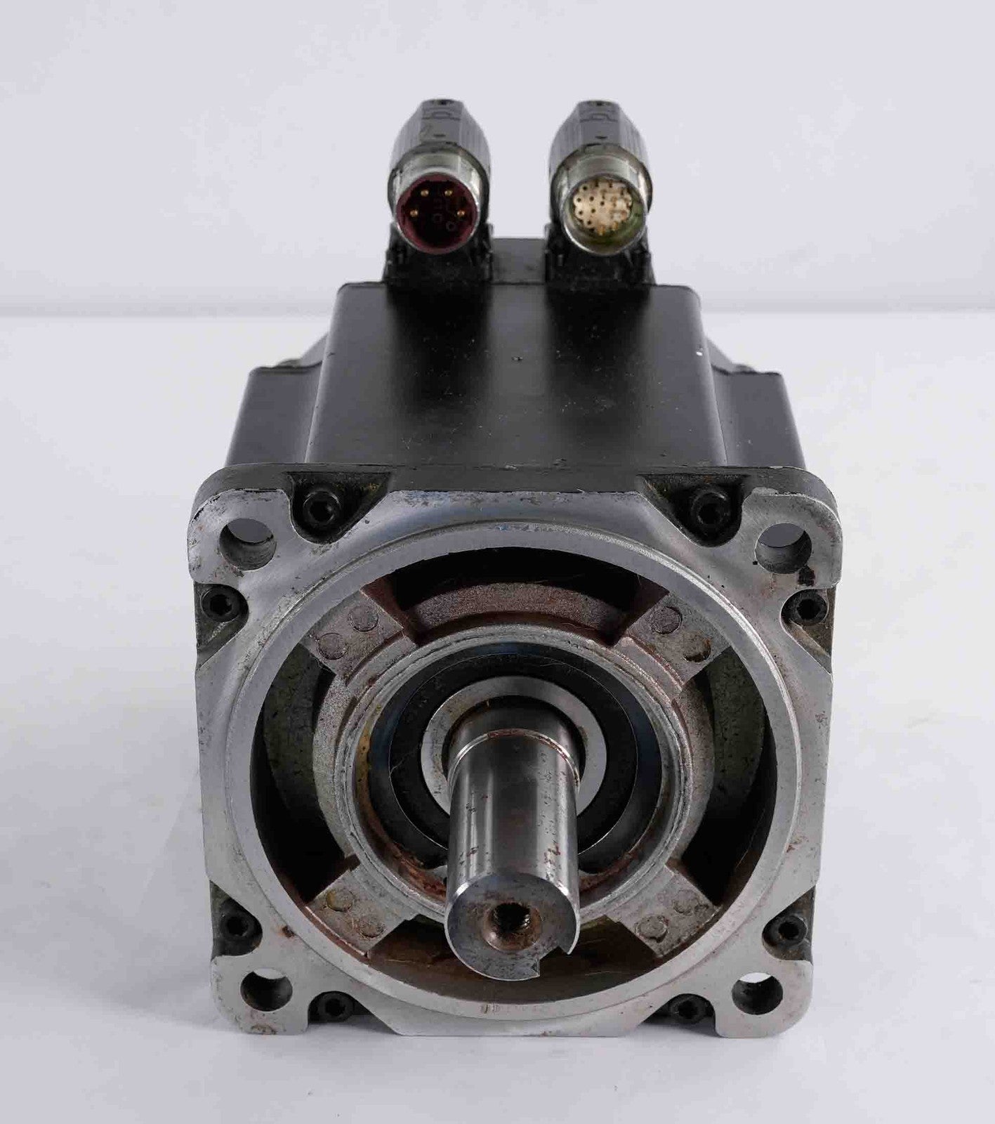 Allen Bradley MPL-B520K-SJ72AA /A Servo Motor 460V 4000RPM 1.3kW MPLB520KSJ72AA