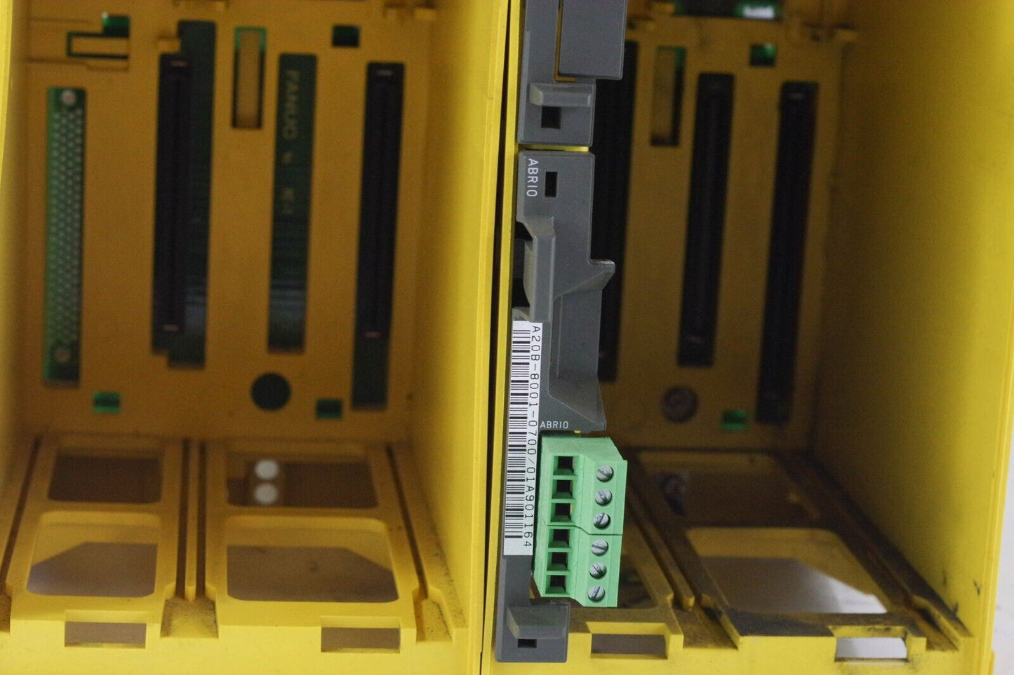 Fanuc A05B-2400-C061 4 Slot Backplane + A20B-8001-0700