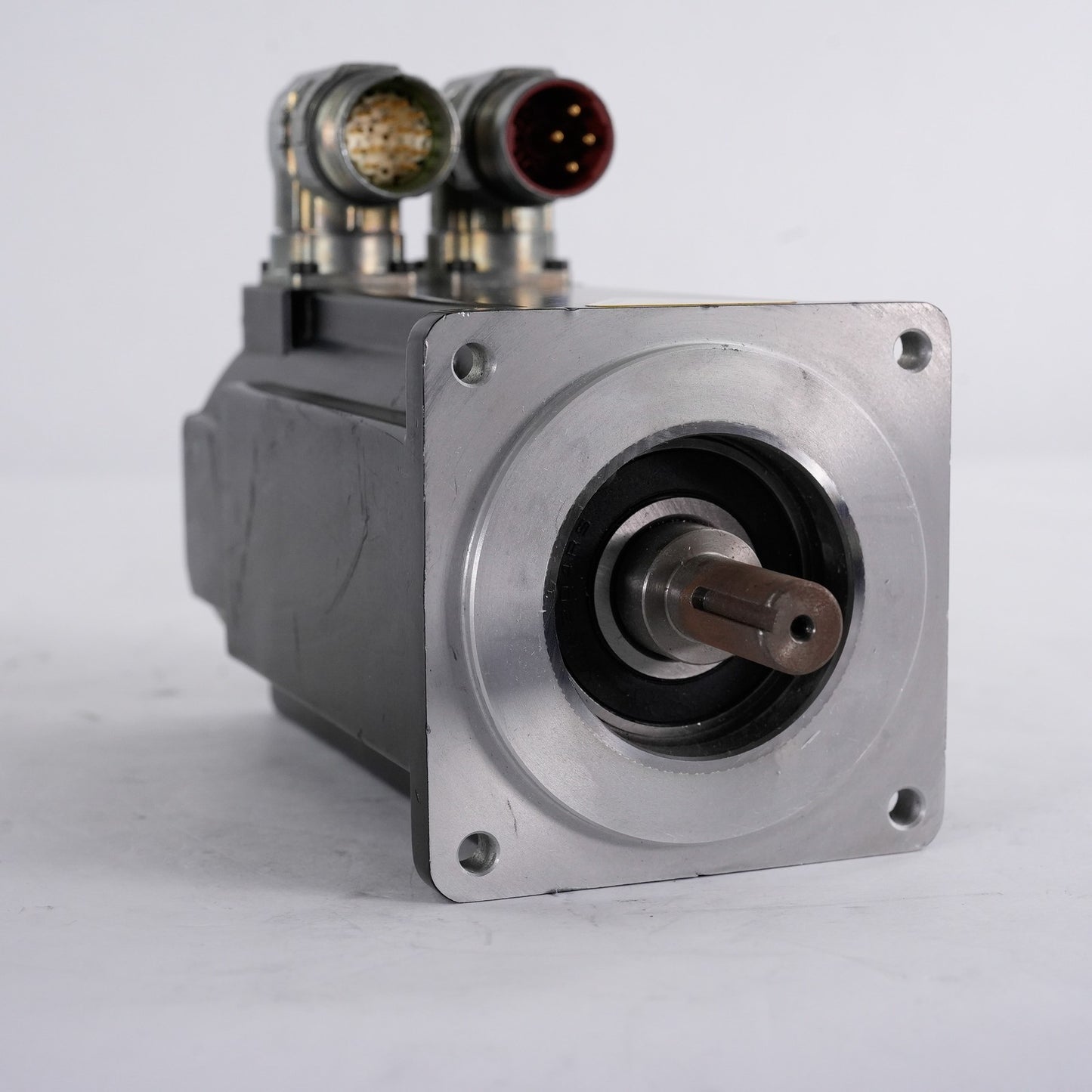 Kollmorgen AKM42E-EKCNDB00 Servo Motor 4000RPM 640VDC 1.1kW AKM42EEKCNDB00