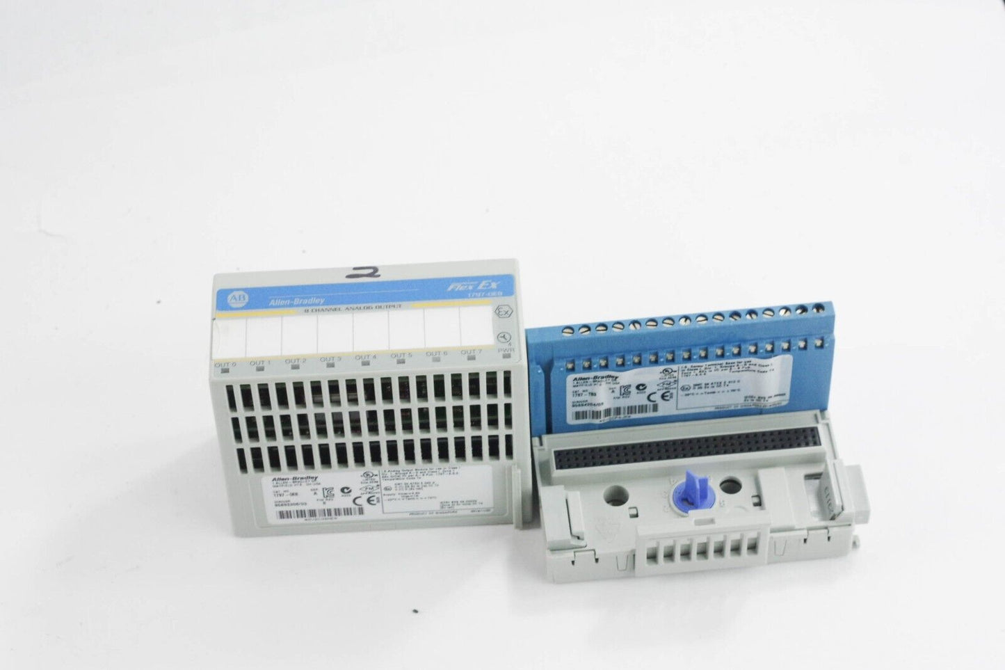 Allen Bradley 1797-OE8 /A FLEX Ex I/O Analog Module / 1797-0E8 + 1797-tb3