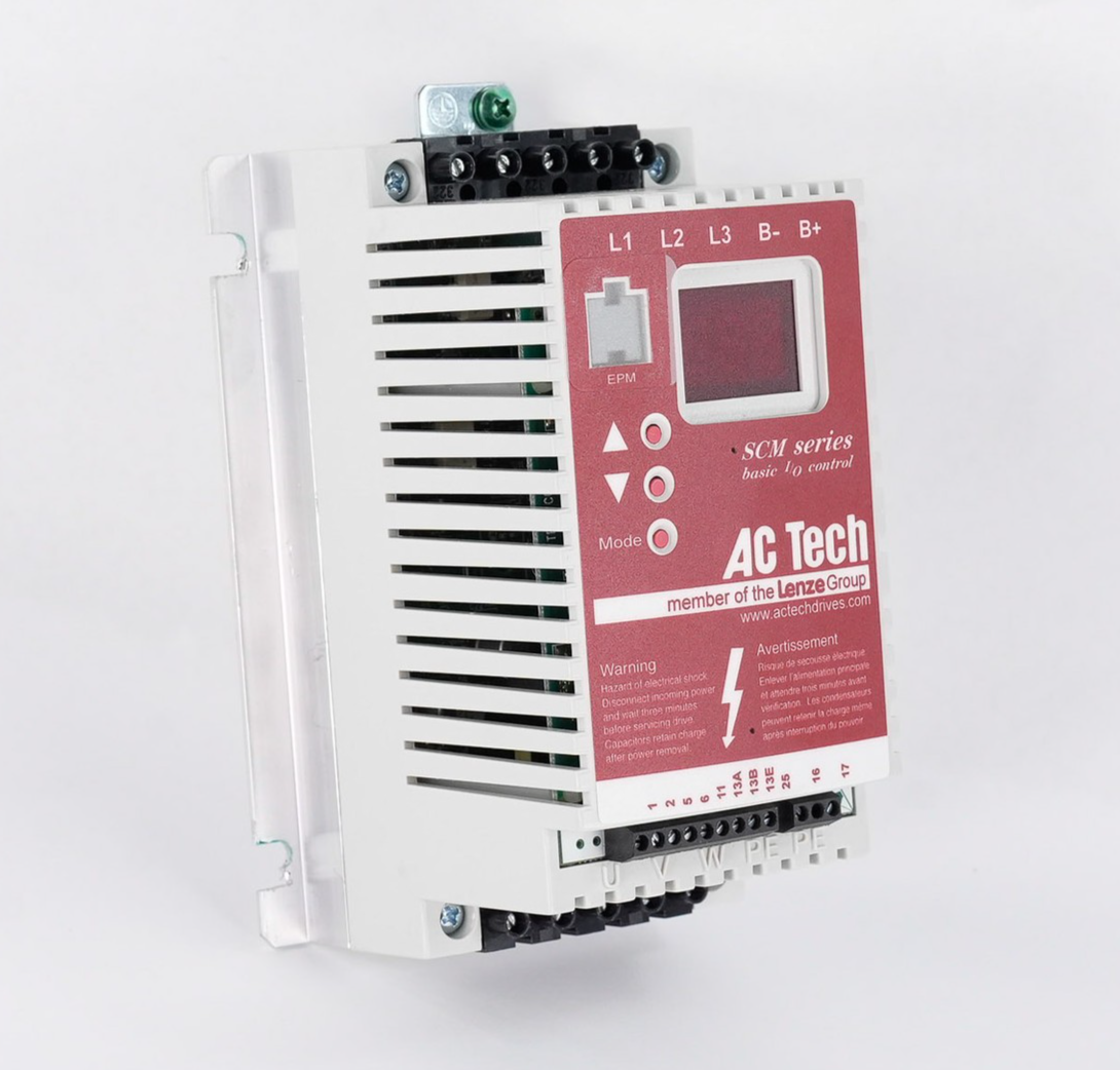 Lenze AC Tech SM405 Inverter Drive 0.5HP 0.37kW 480V 3-Phase 50/60Hz