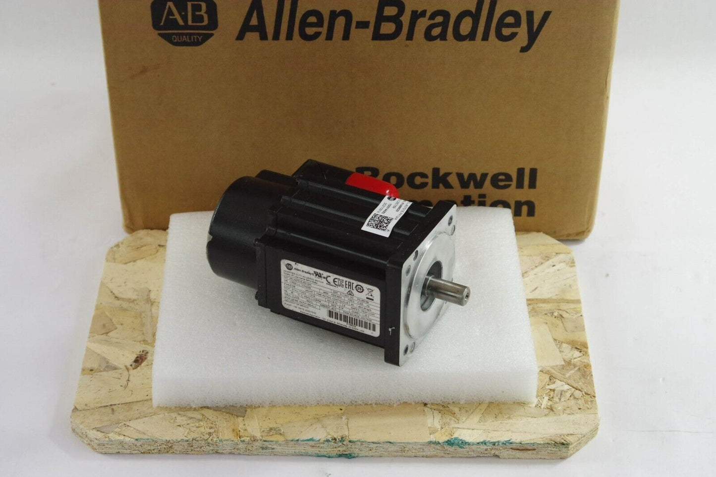 2020 Allen-Bradley VPL-A0751E-PK12AA Ser A VPL Low Inertia Motor - New Open Box