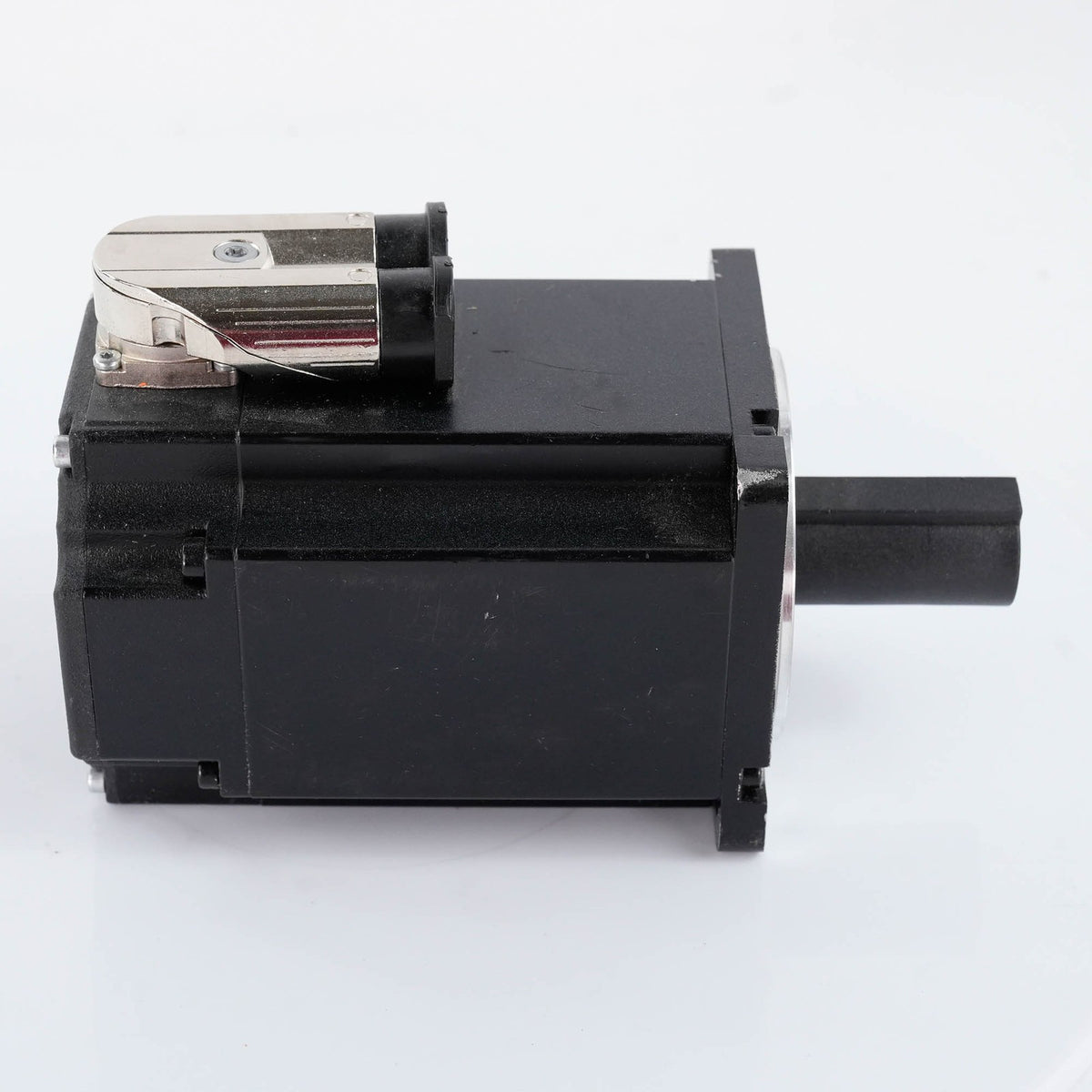 B&R 8LVA33.B1021D000-0 8LVA Synchronous Servo Motor 310V 1.35Nm 2100rpm 8LVA33B1