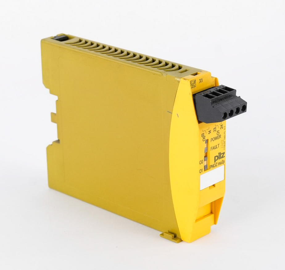 Pilz PNOZ mo2p 773520 Safety Relay Module