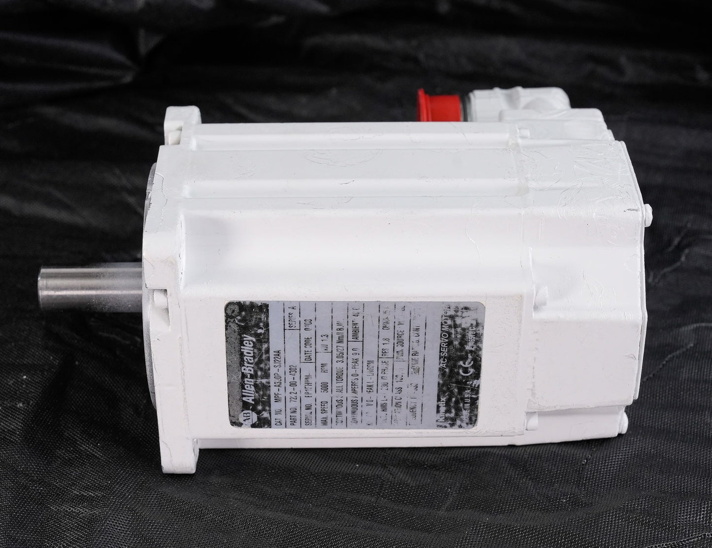 Allen Bradley MPF-A320P-SJ22AA /A Servo Motor 5000RPM 1.3kW MPFA320PSJ22AA