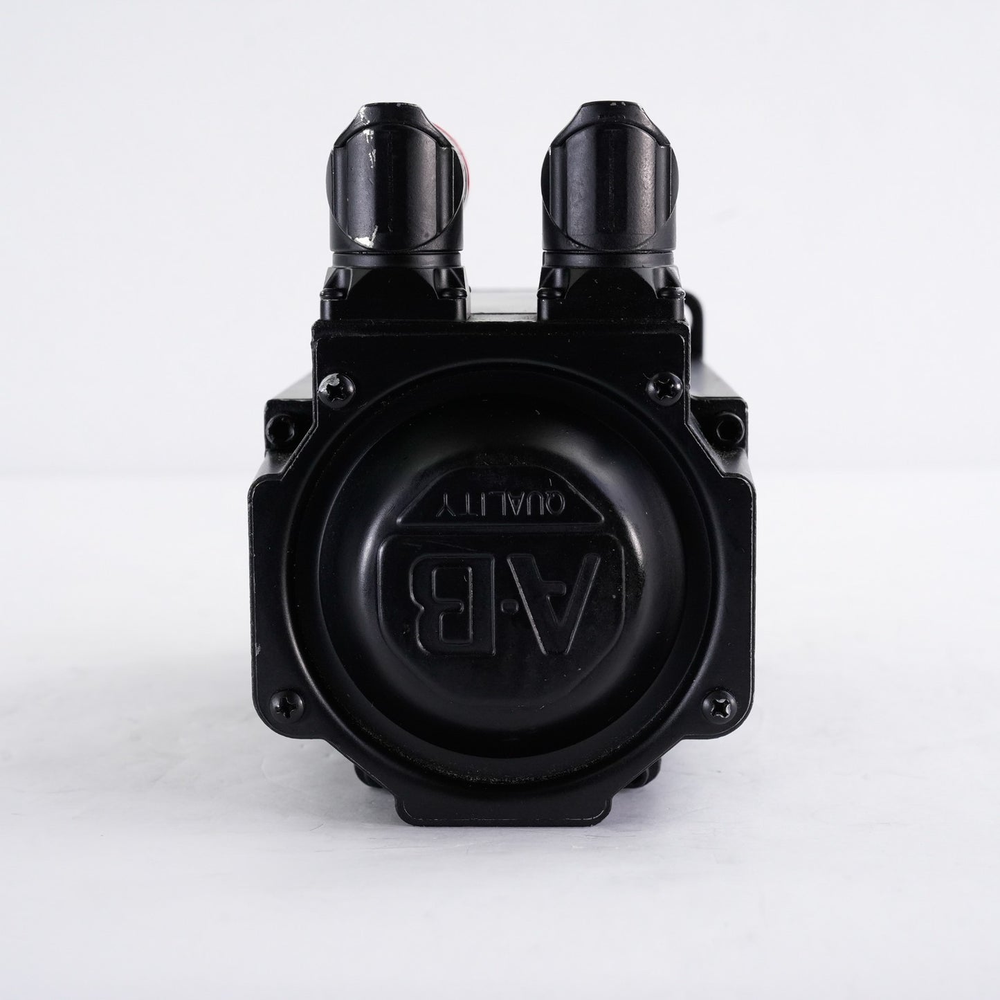 Allen Bradley MPL-B430P-MJ72AA Series A 460VAC 5000RPM 2.2kW 6.55Nm Servo Motor