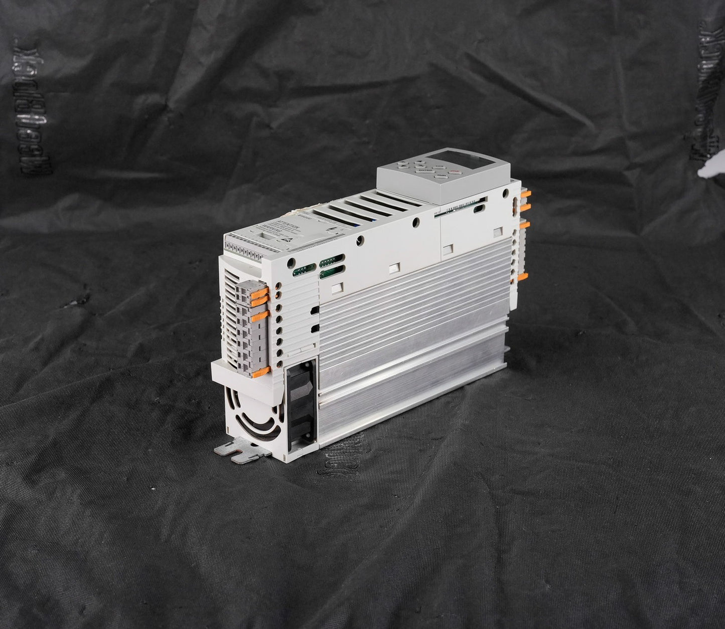 Lenze E82EV222_2B 8200 Vector Frequency Inverter Drive E82EV2222B
