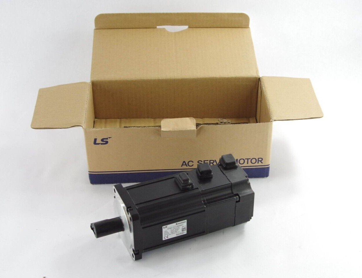 LS APMC-FCL08AMK2 / APMCFCL08AMK2 SERVO Motor 220V 5.02A 750W 3000rpm 16/19bit