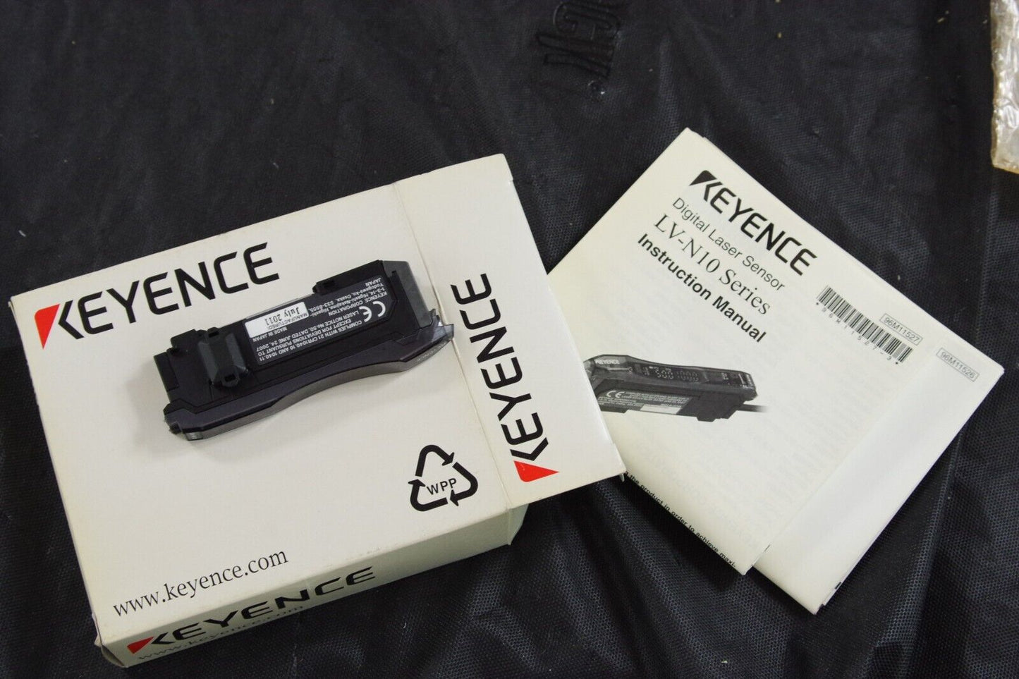 KEYENCE LV-N10 SERIES Digital Laser Sensor - New Surplus